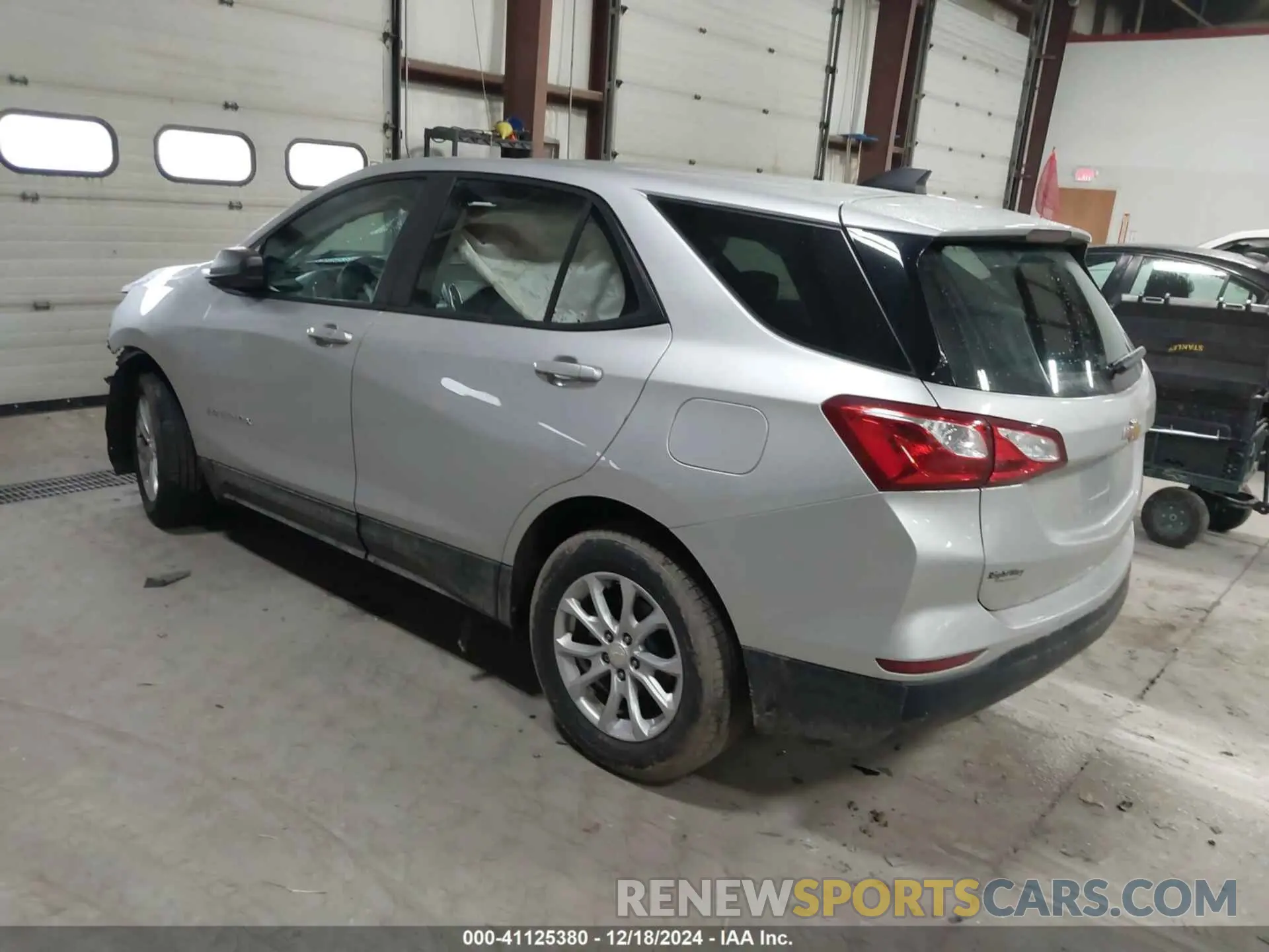 3 Photograph of a damaged car 3GNAXHEV9LS500178 CHEVROLET EQUINOX 2020