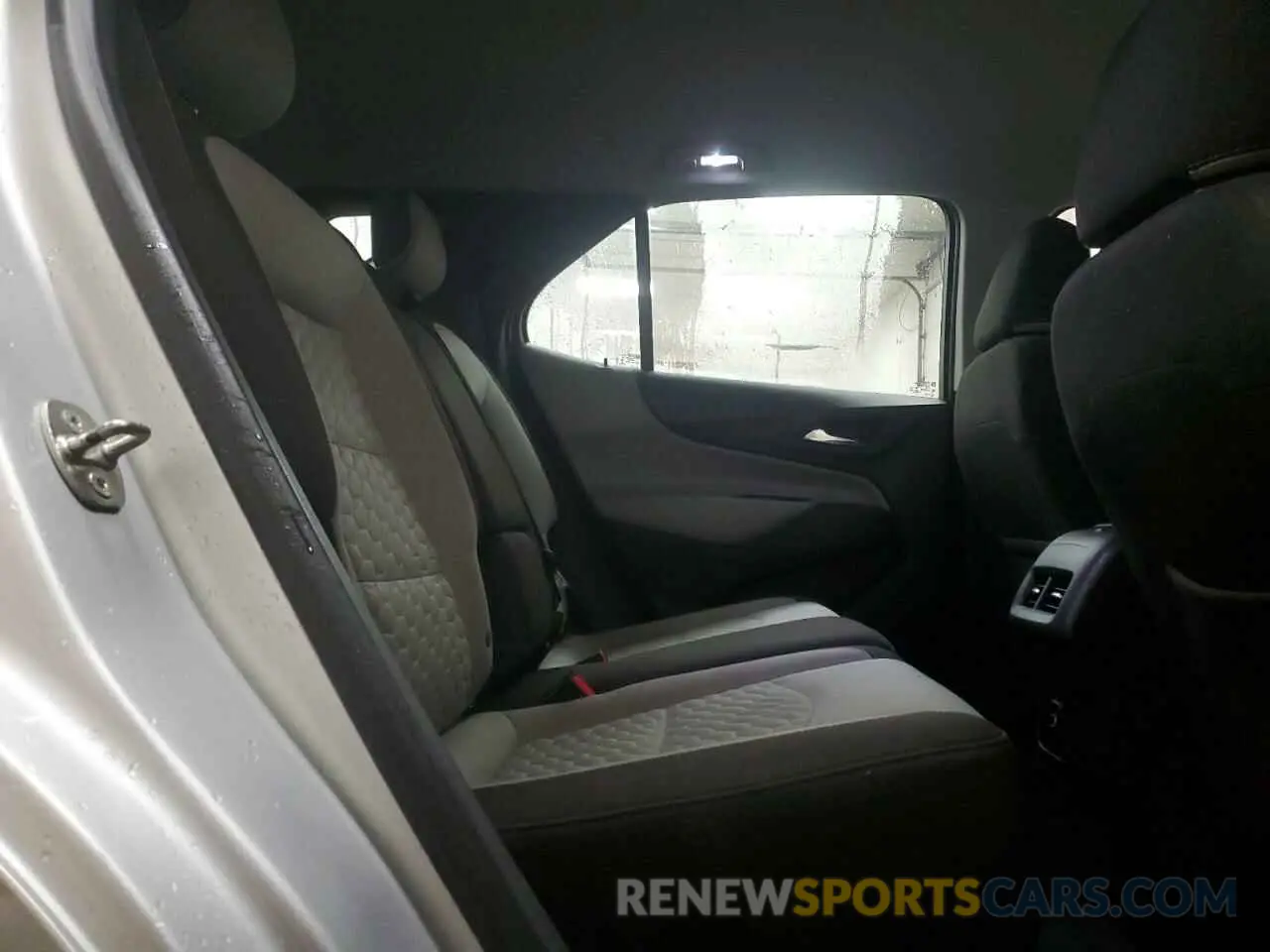11 Photograph of a damaged car 3GNAXHEV9LS528269 CHEVROLET EQUINOX 2020