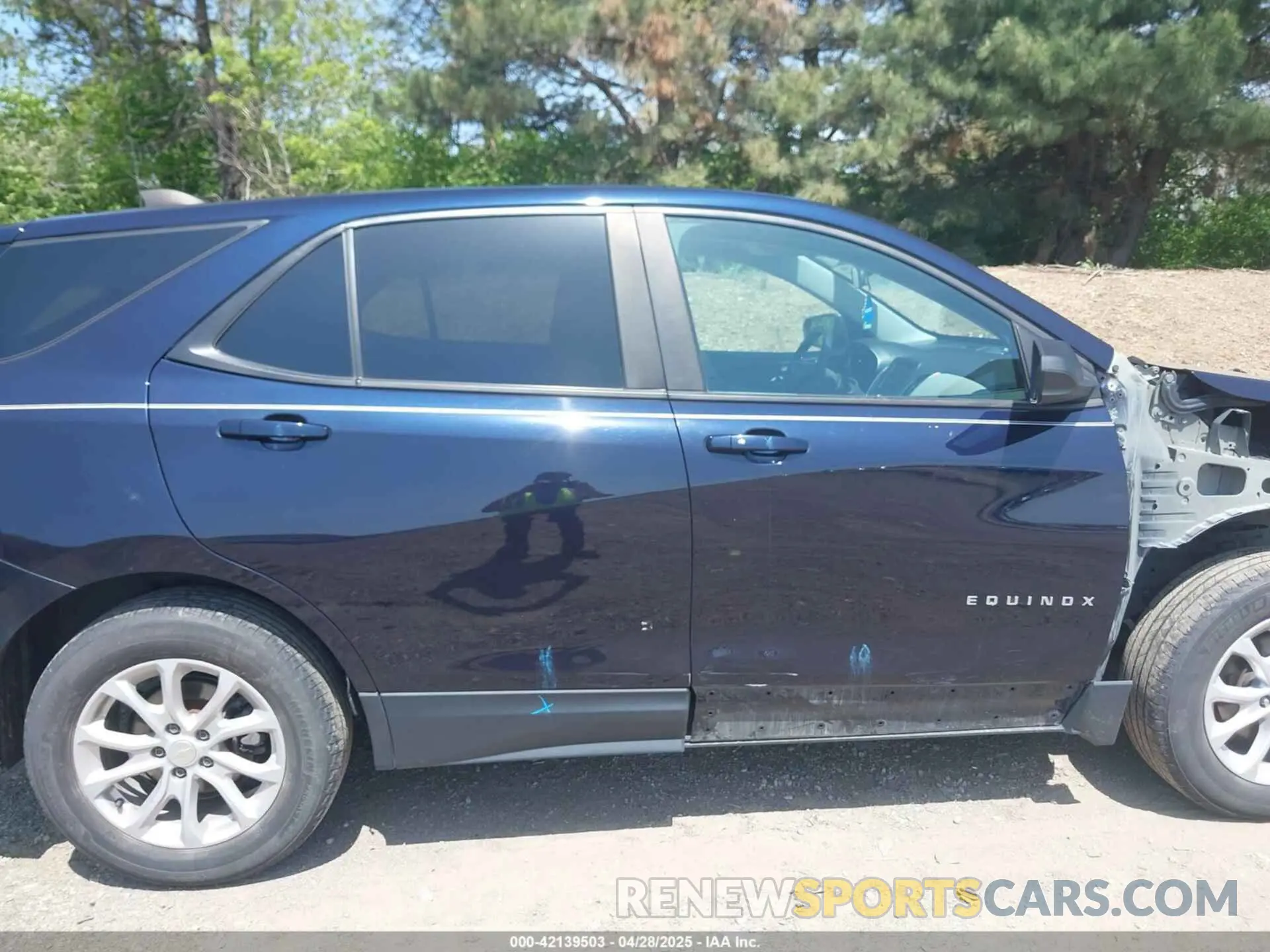 14 Photograph of a damaged car 3GNAXHEV9LS568447 CHEVROLET EQUINOX 2020