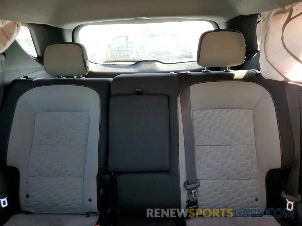 10 Photograph of a damaged car 3GNAXHEV9LS645186 CHEVROLET EQUINOX 2020