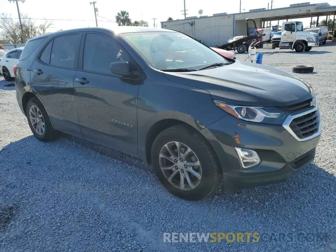 4 Photograph of a damaged car 3GNAXHEV9LS645186 CHEVROLET EQUINOX 2020