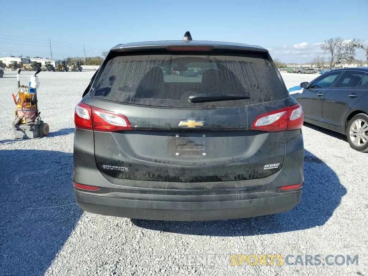 6 Photograph of a damaged car 3GNAXHEV9LS645186 CHEVROLET EQUINOX 2020
