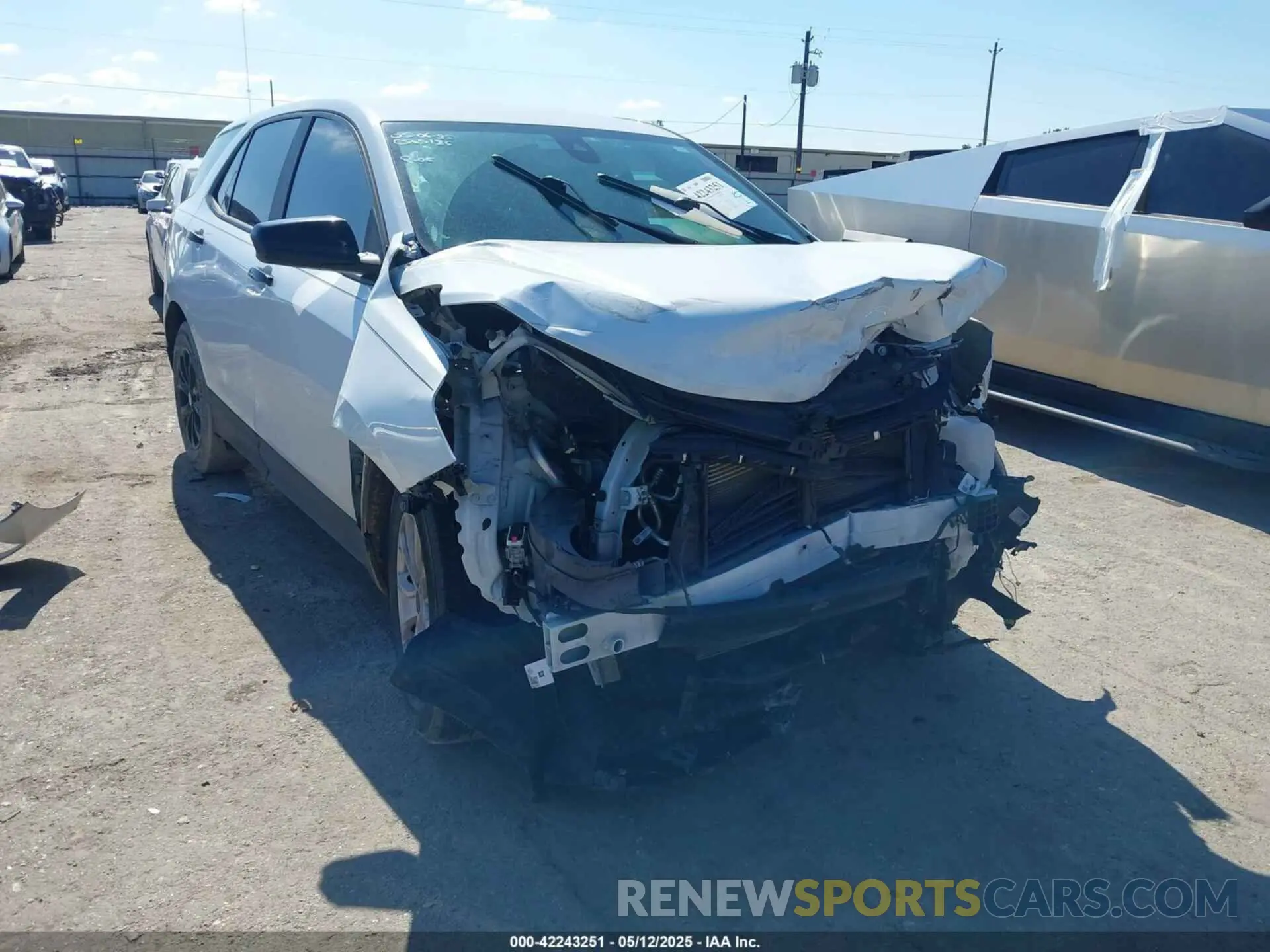 1 Photograph of a damaged car 3GNAXHEV9LS672517 CHEVROLET EQUINOX 2020