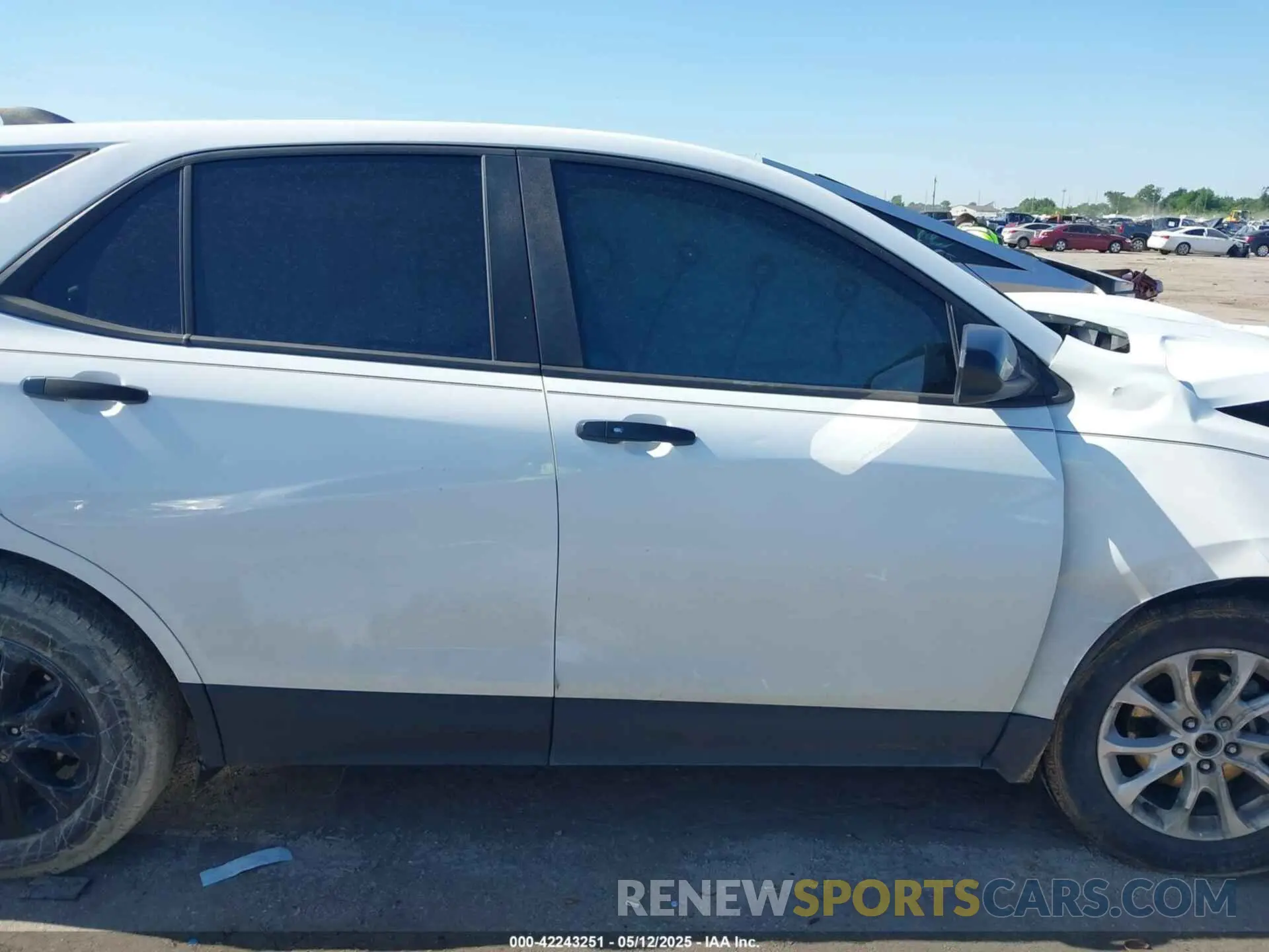12 Photograph of a damaged car 3GNAXHEV9LS672517 CHEVROLET EQUINOX 2020