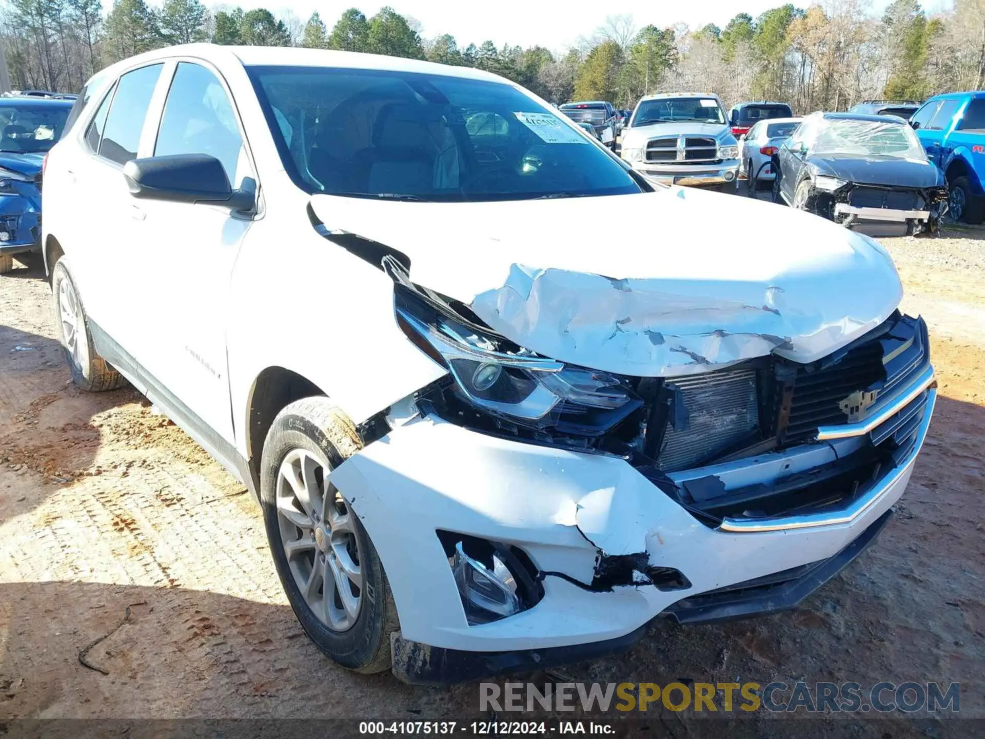 1 Photograph of a damaged car 3GNAXHEV9LS677829 CHEVROLET EQUINOX 2020