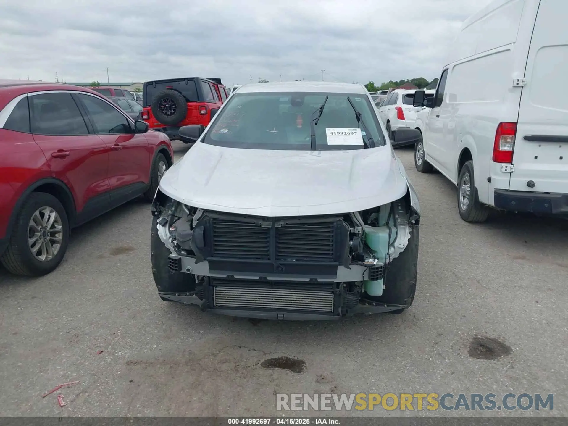 13 Photograph of a damaged car 3GNAXHEV9LS705998 CHEVROLET EQUINOX 2020