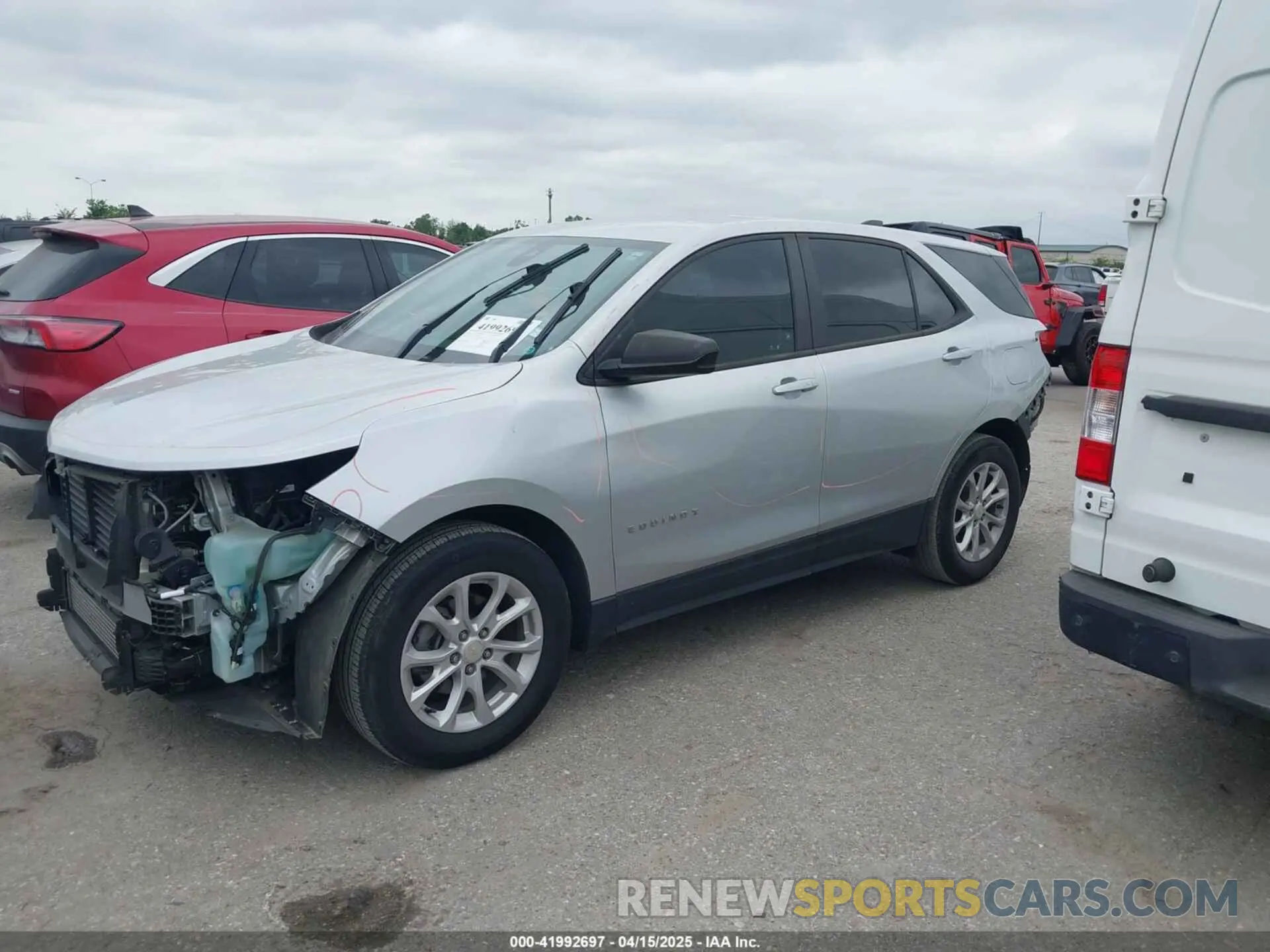 15 Photograph of a damaged car 3GNAXHEV9LS705998 CHEVROLET EQUINOX 2020