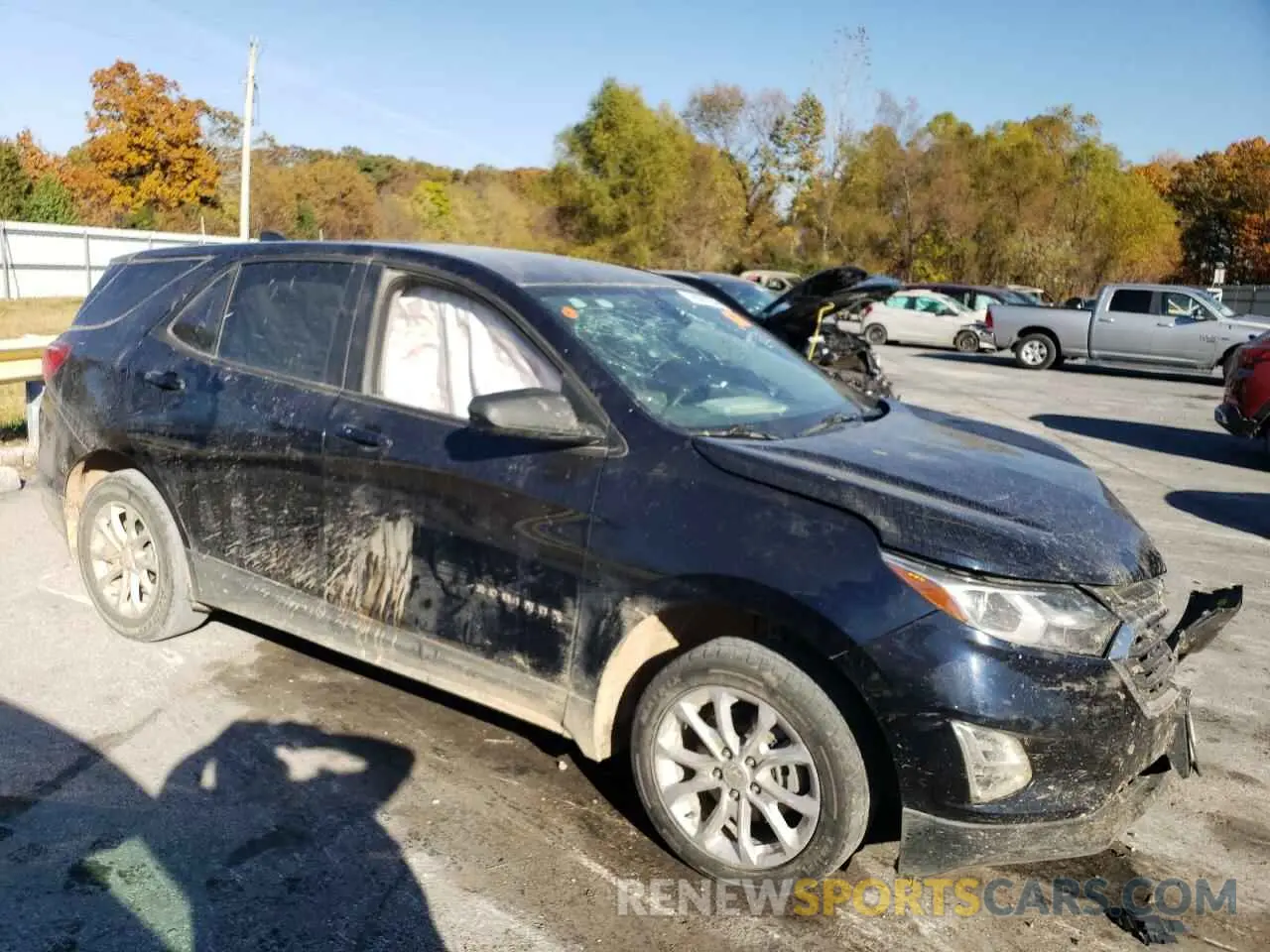 4 Photograph of a damaged car 3GNAXHEV9LS707542 CHEVROLET EQUINOX 2020