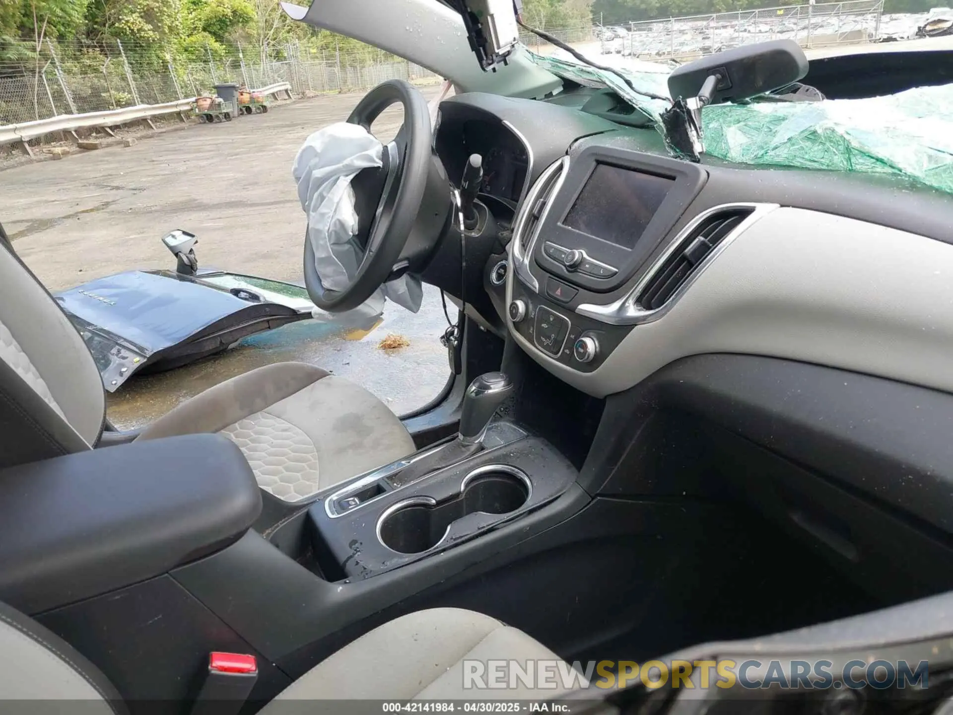 5 Photograph of a damaged car 3GNAXHEVXLS526496 CHEVROLET EQUINOX 2020