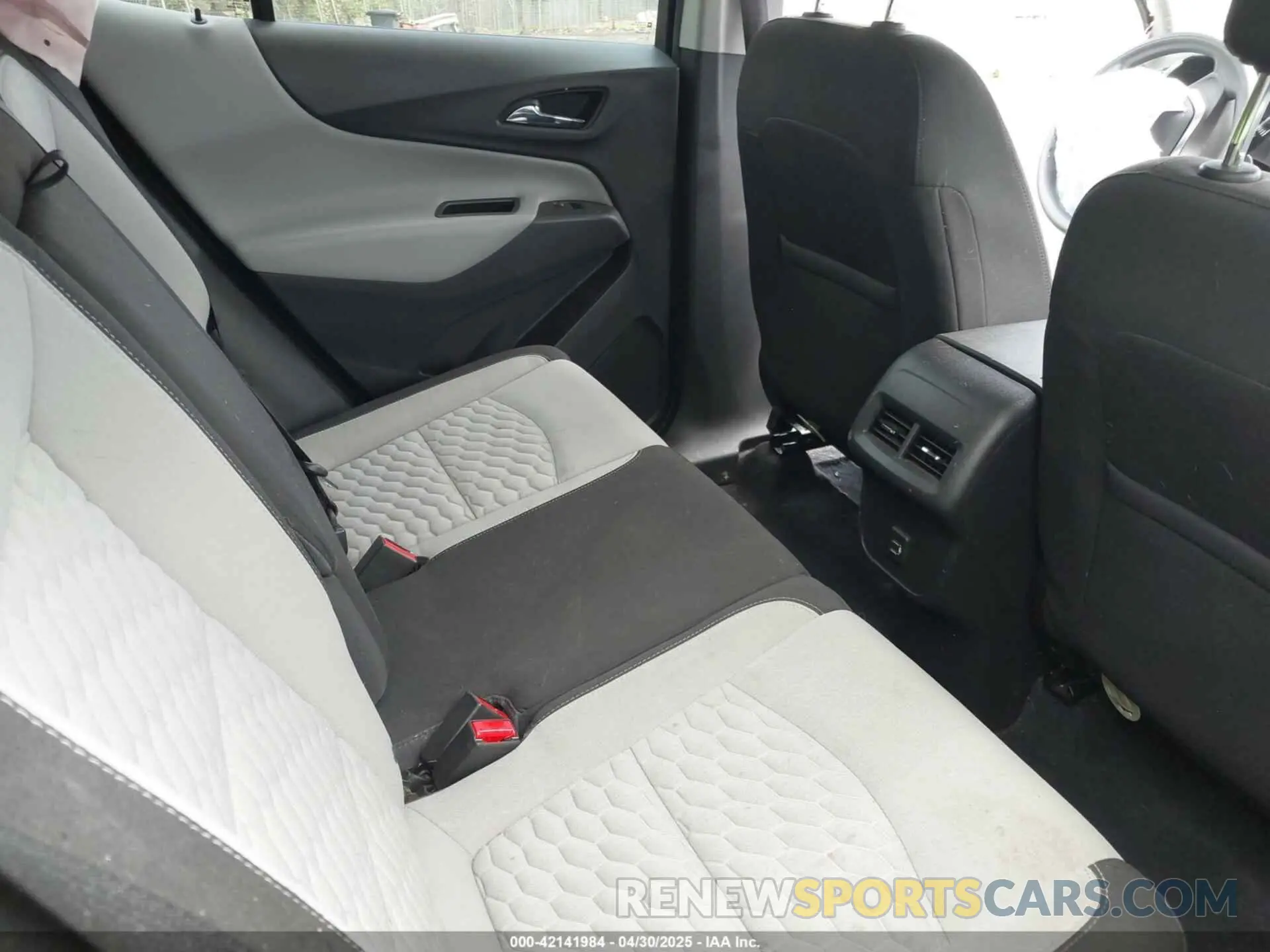 8 Photograph of a damaged car 3GNAXHEVXLS526496 CHEVROLET EQUINOX 2020