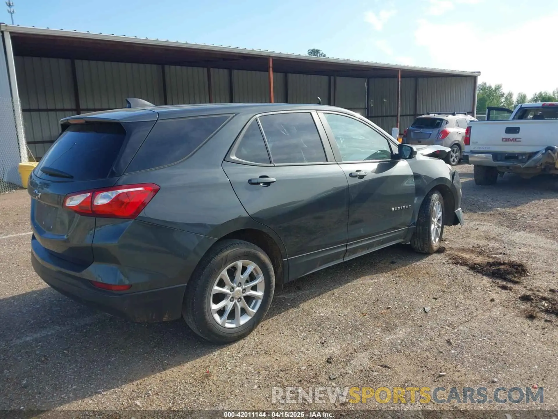4 Photograph of a damaged car 3GNAXHEVXLS597357 CHEVROLET EQUINOX 2020