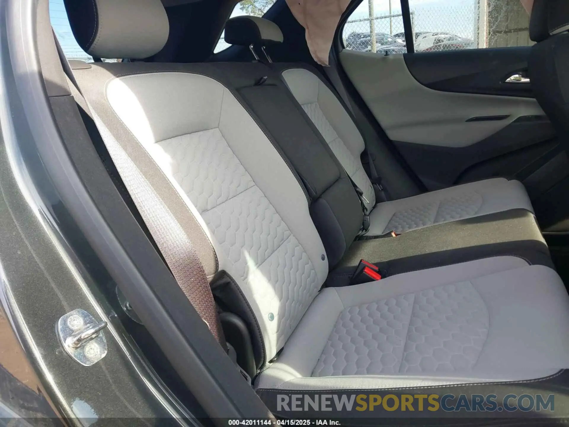 8 Photograph of a damaged car 3GNAXHEVXLS597357 CHEVROLET EQUINOX 2020