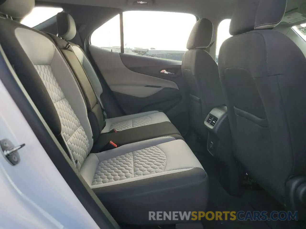 10 Photograph of a damaged car 3GNAXHEVXLS620197 CHEVROLET EQUINOX 2020
