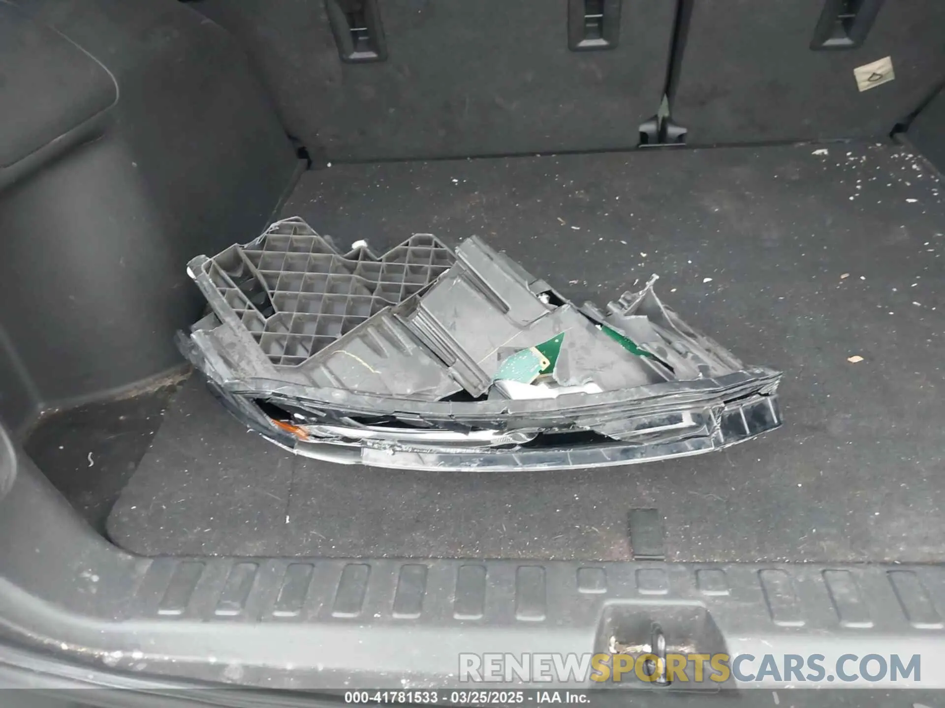 12 Photograph of a damaged car 3GNAXHEVXLS634441 CHEVROLET EQUINOX 2020