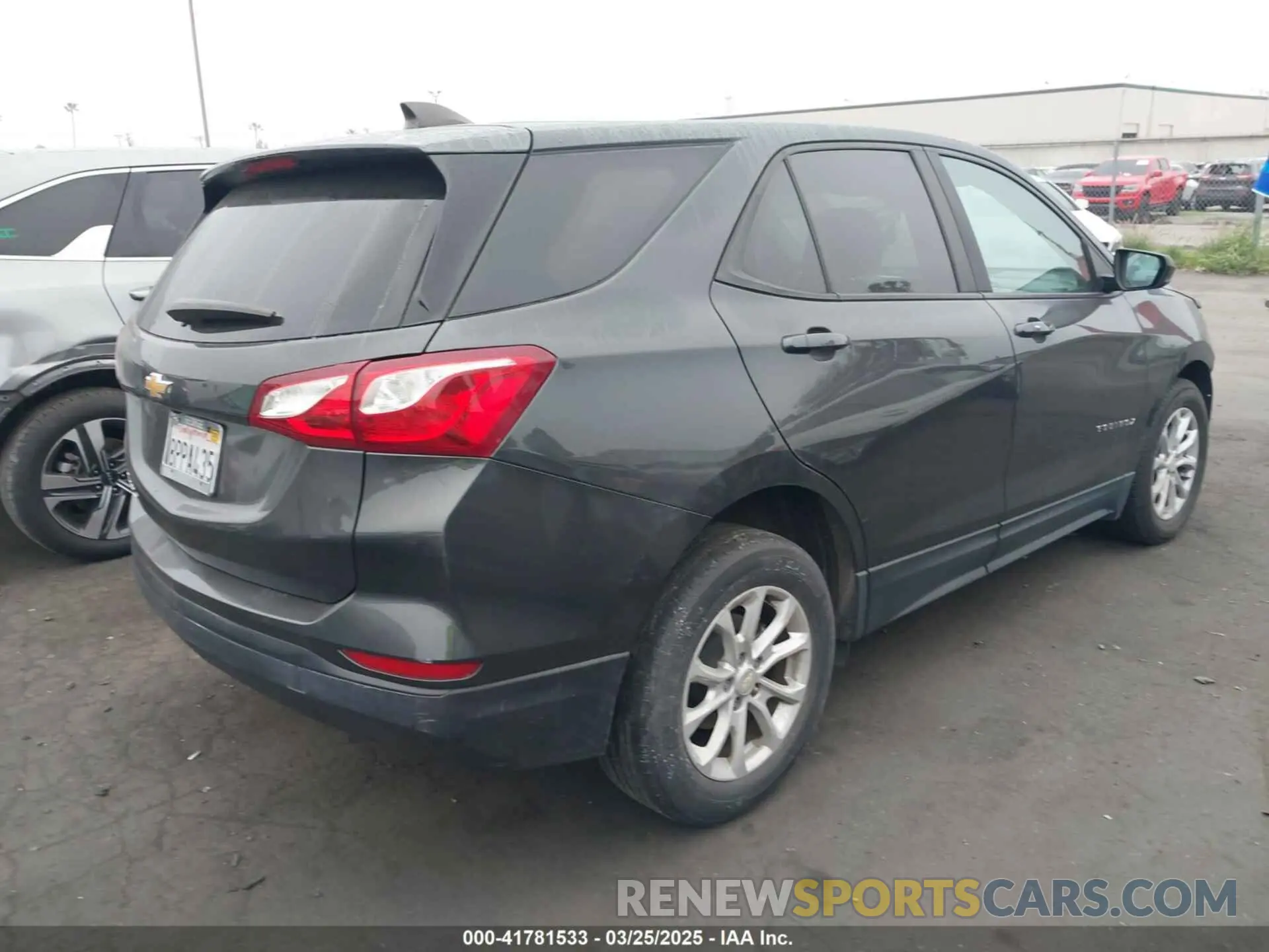 4 Photograph of a damaged car 3GNAXHEVXLS634441 CHEVROLET EQUINOX 2020