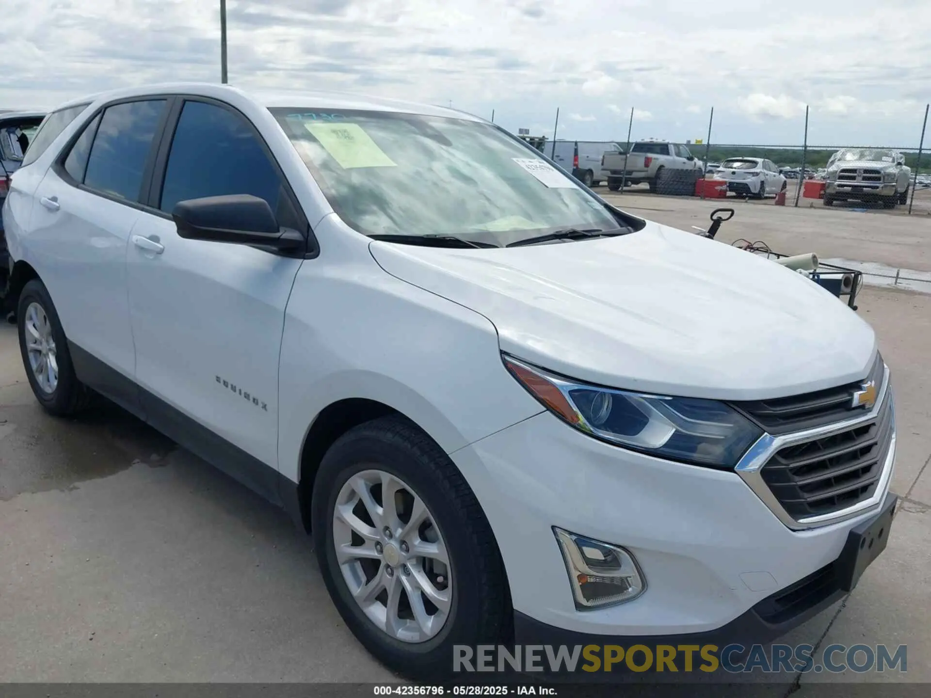 1 Photograph of a damaged car 3GNAXHEVXLS651675 CHEVROLET EQUINOX 2020