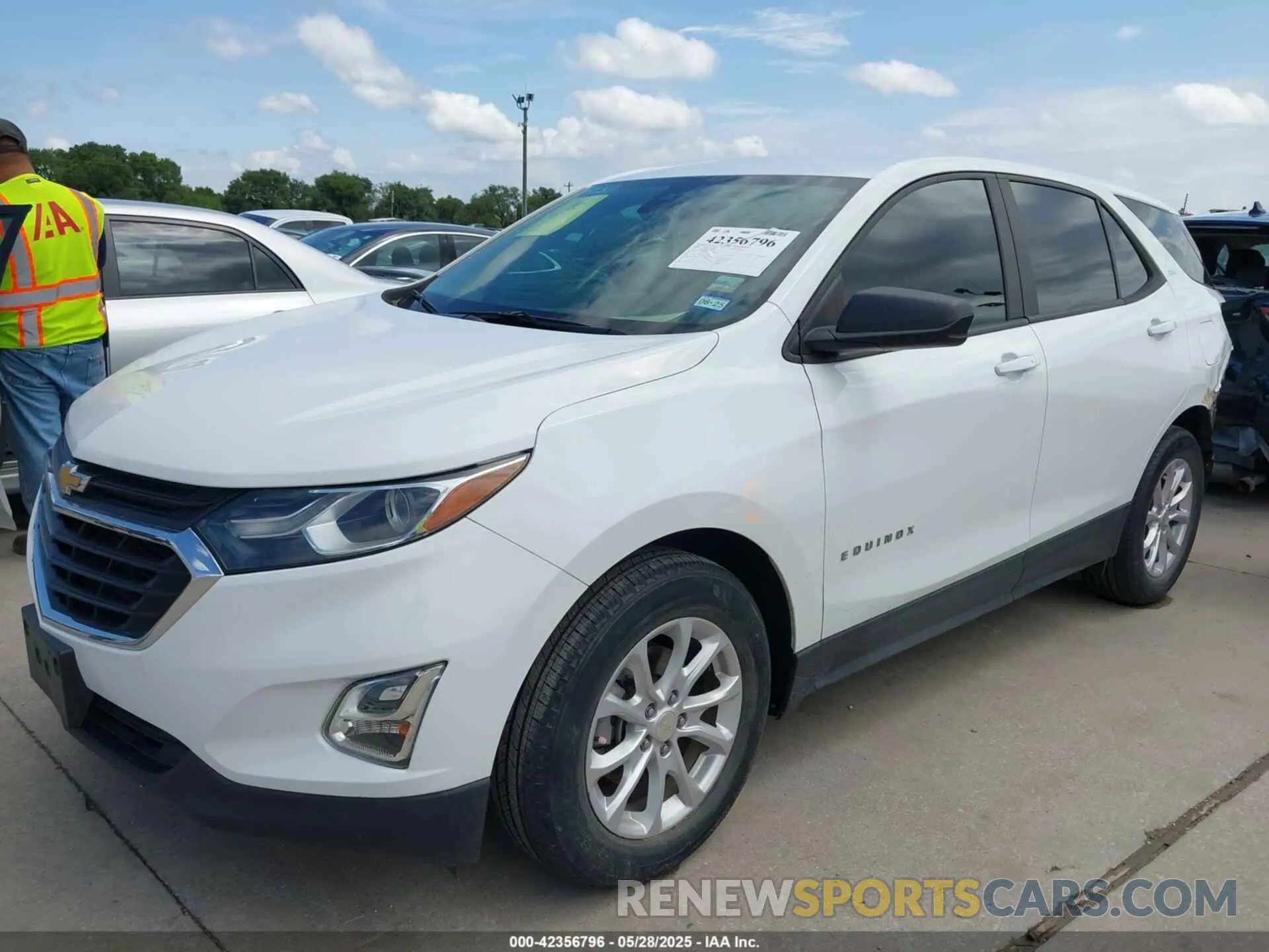 2 Photograph of a damaged car 3GNAXHEVXLS651675 CHEVROLET EQUINOX 2020
