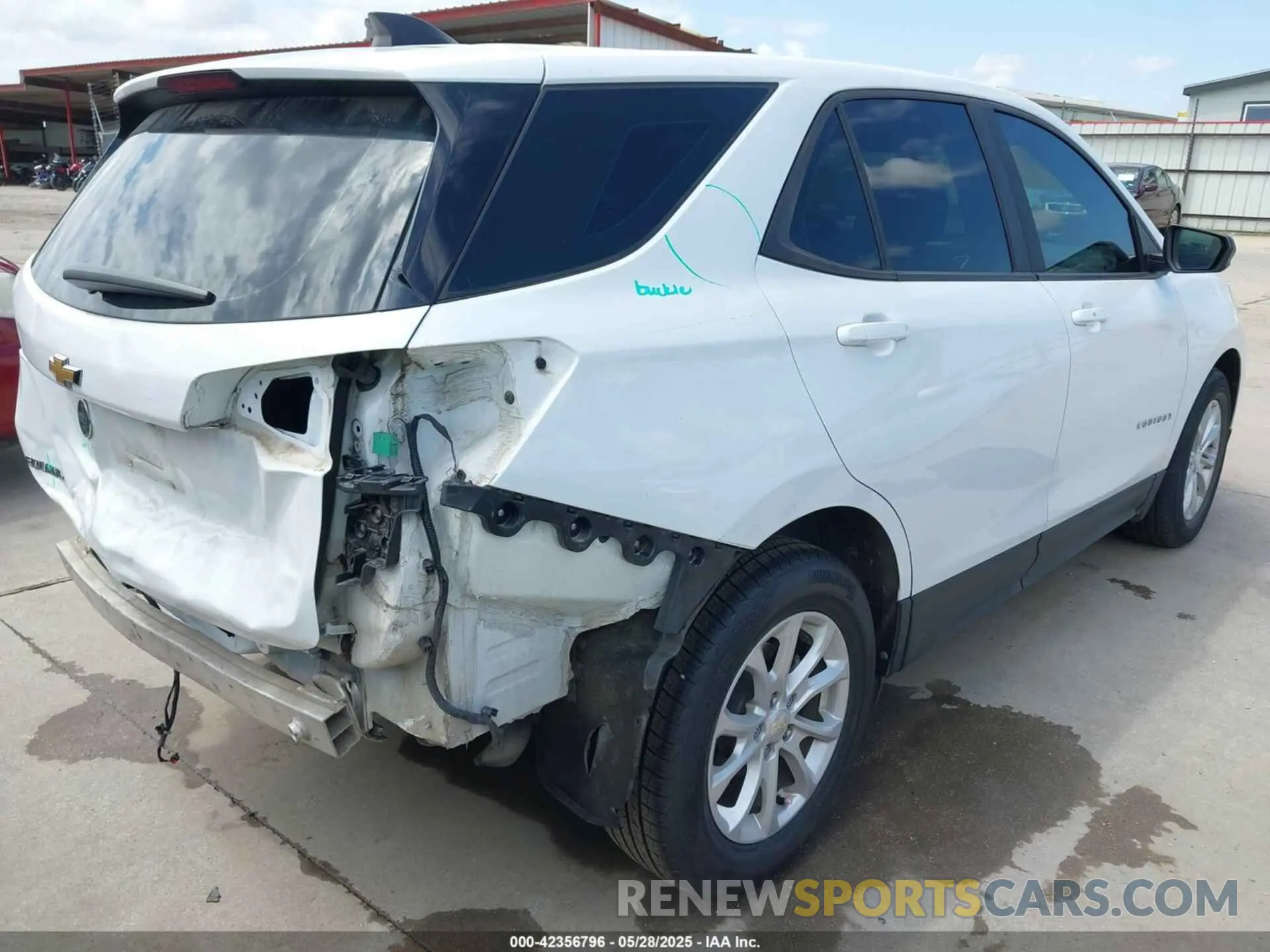 4 Photograph of a damaged car 3GNAXHEVXLS651675 CHEVROLET EQUINOX 2020