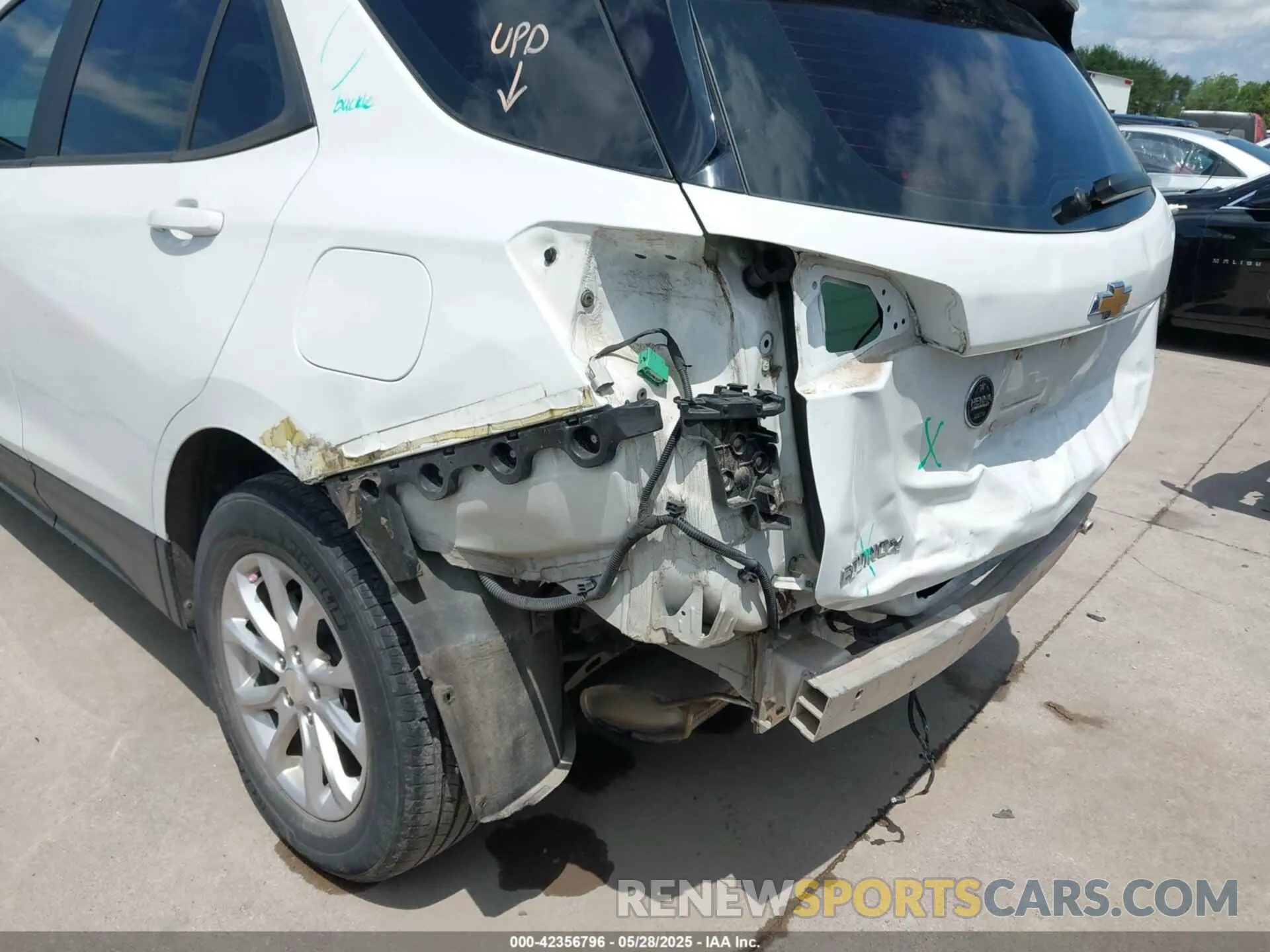 6 Photograph of a damaged car 3GNAXHEVXLS651675 CHEVROLET EQUINOX 2020