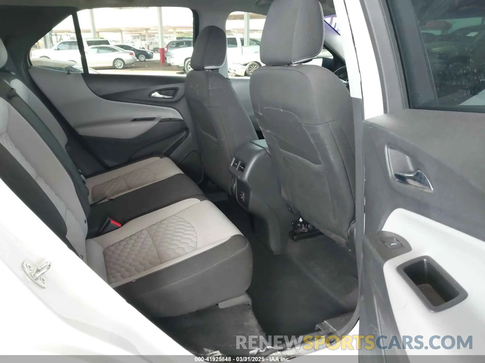 8 Photograph of a damaged car 3GNAXHEVXLS730912 CHEVROLET EQUINOX 2020