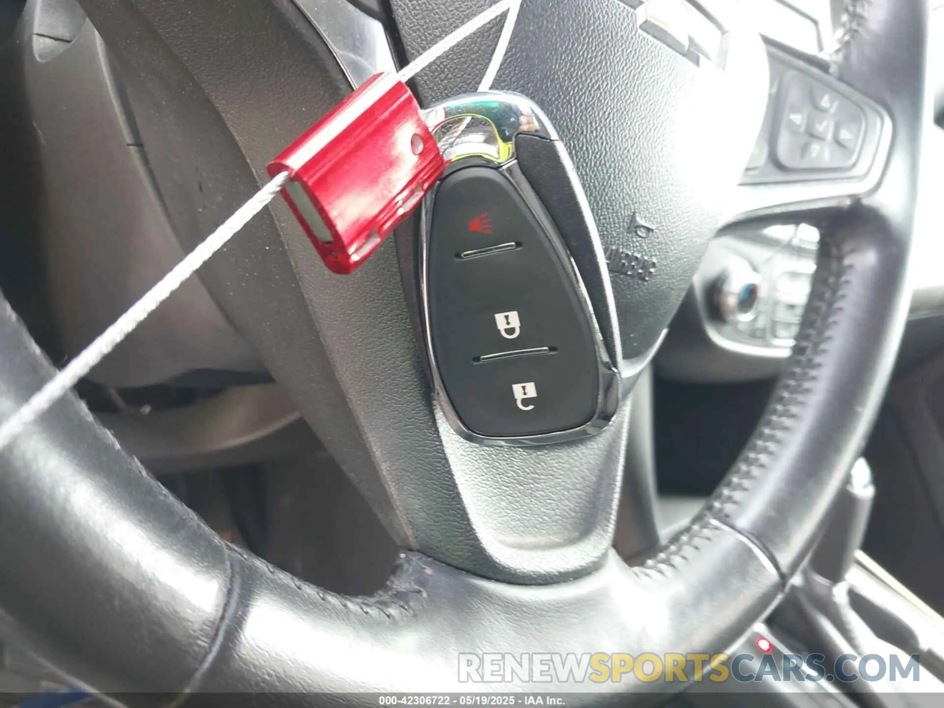 11 Photograph of a damaged car 3GNAXJEV0LL129638 CHEVROLET EQUINOX 2020