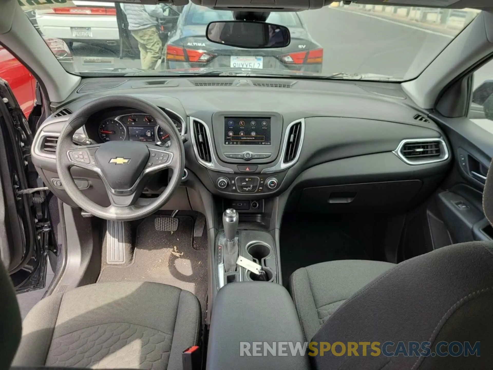 27 Photograph of a damaged car 3GNAXJEV0LS729713 CHEVROLET EQUINOX 2020