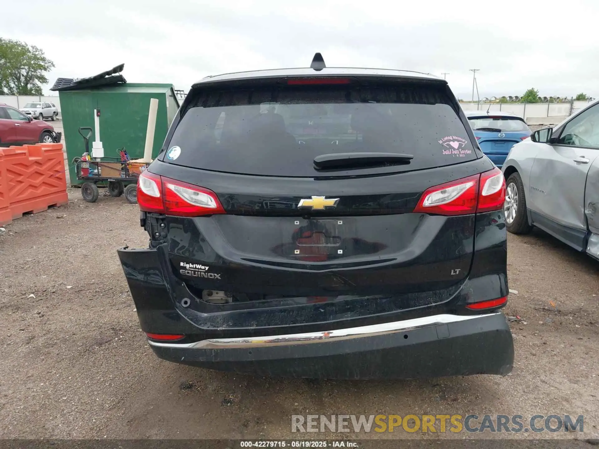 17 Photograph of a damaged car 3GNAXJEV3LL254083 CHEVROLET EQUINOX 2020