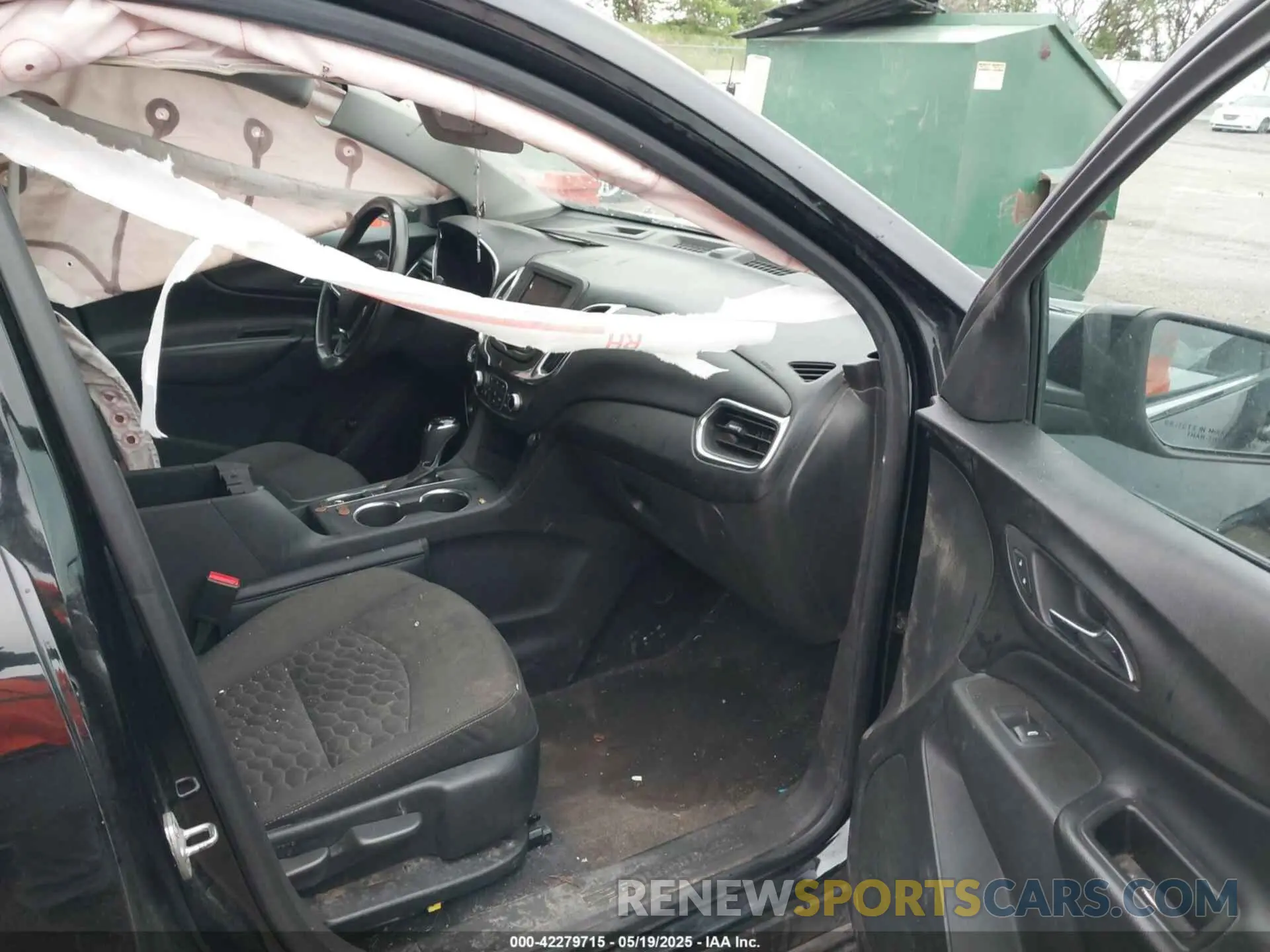 5 Photograph of a damaged car 3GNAXJEV3LL254083 CHEVROLET EQUINOX 2020