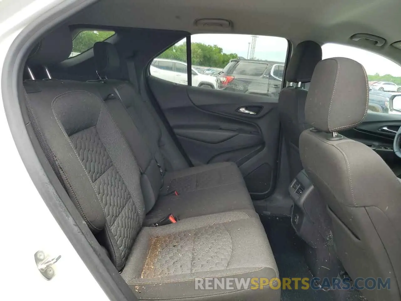 11 Photograph of a damaged car 3GNAXJEV3LS553904 CHEVROLET EQUINOX 2020