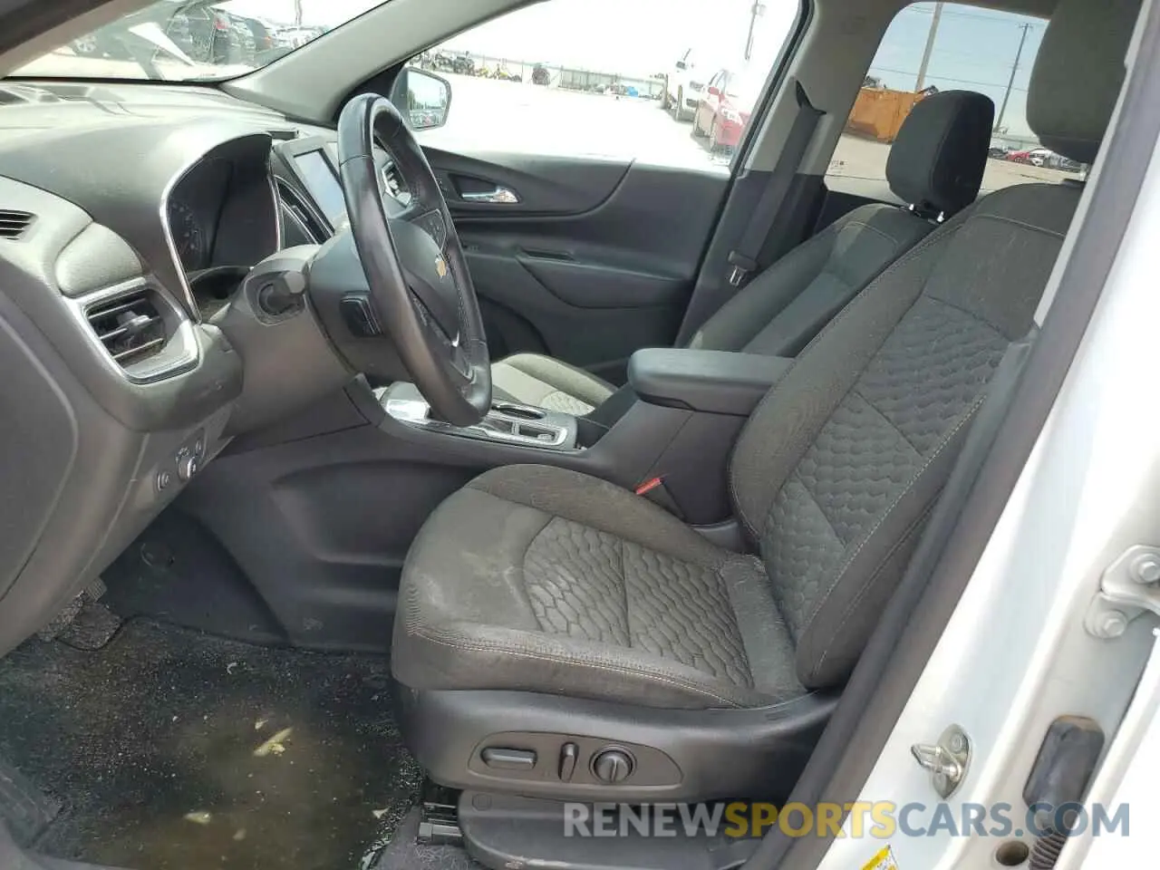 7 Photograph of a damaged car 3GNAXJEV3LS553904 CHEVROLET EQUINOX 2020