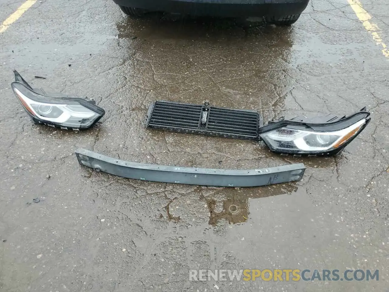 13 Photograph of a damaged car 3GNAXJEV3LS583002 CHEVROLET EQUINOX 2020