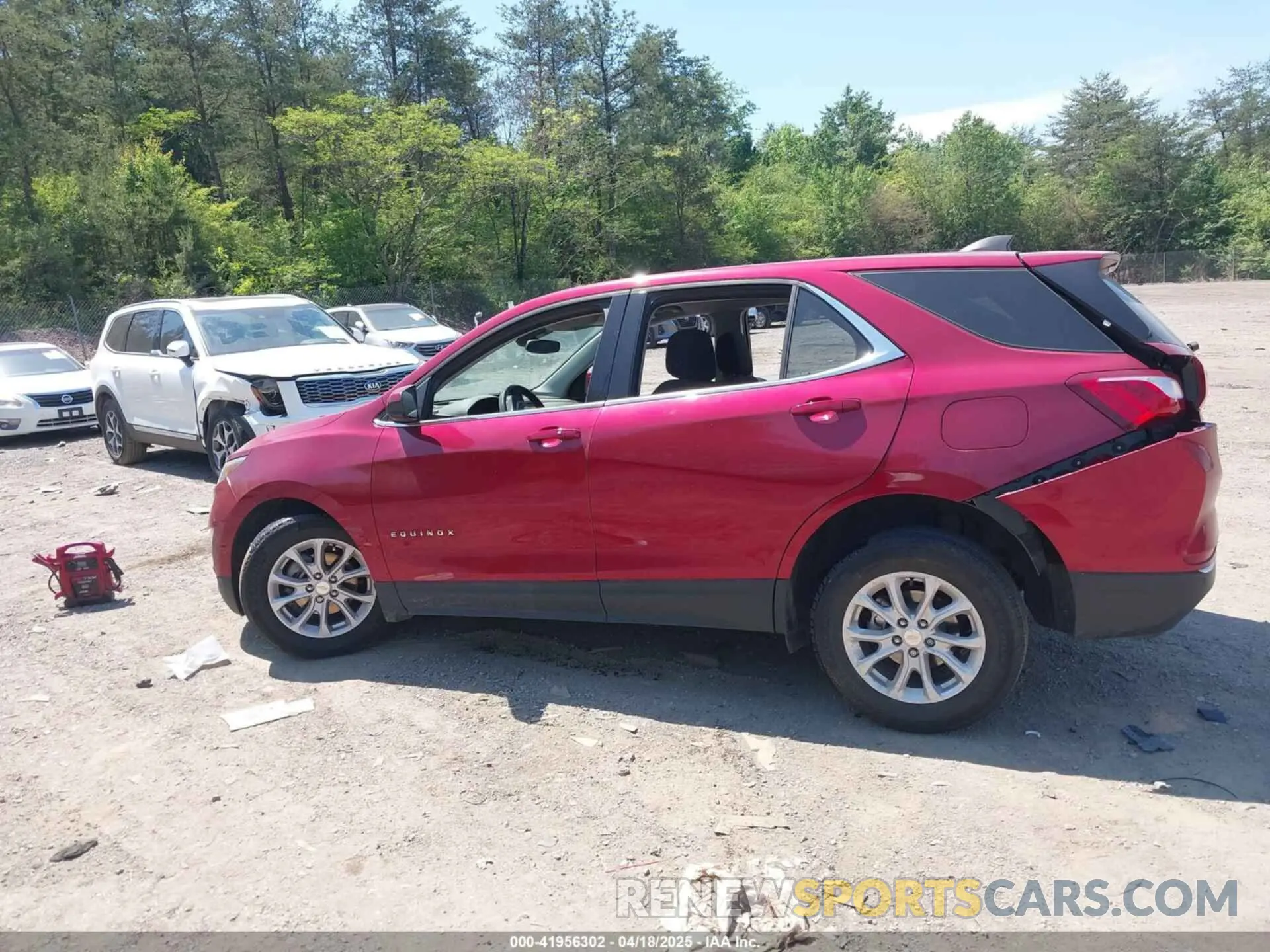13 Photograph of a damaged car 3GNAXJEV3LS637706 CHEVROLET EQUINOX 2020