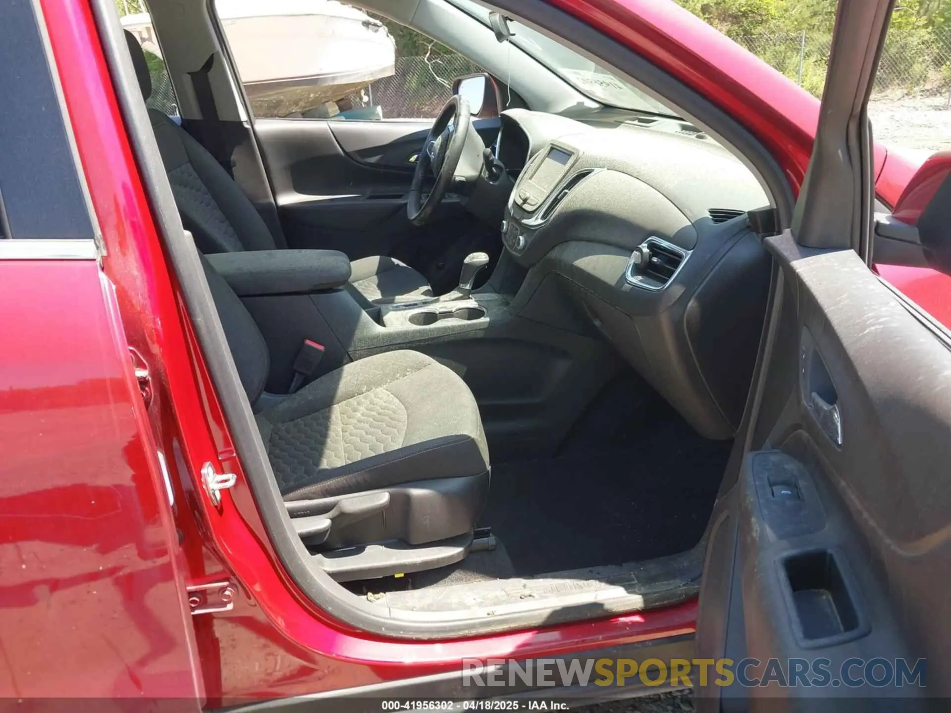 5 Photograph of a damaged car 3GNAXJEV3LS637706 CHEVROLET EQUINOX 2020