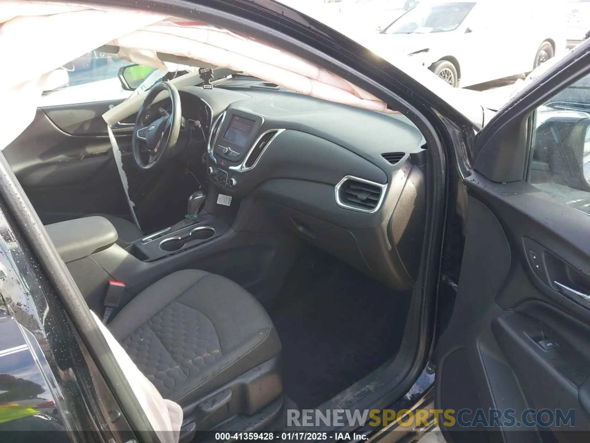 5 Photograph of a damaged car 3GNAXJEV4LL316672 CHEVROLET EQUINOX 2020