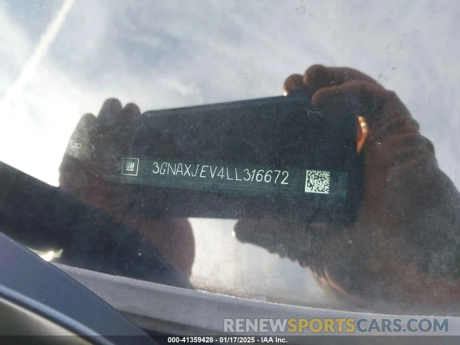 9 Photograph of a damaged car 3GNAXJEV4LL316672 CHEVROLET EQUINOX 2020