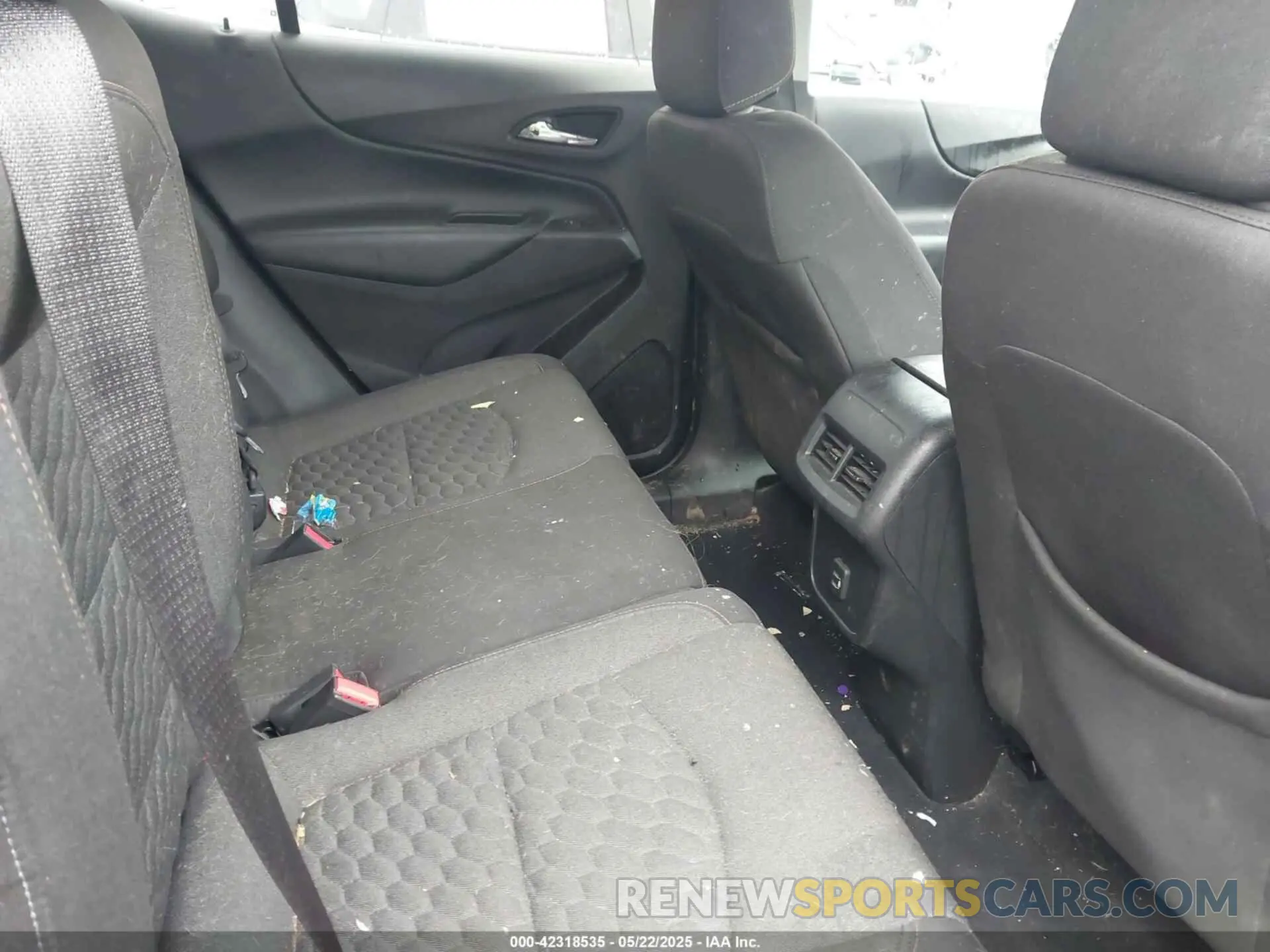 8 Photograph of a damaged car 3GNAXJEV4LS513346 CHEVROLET EQUINOX 2020