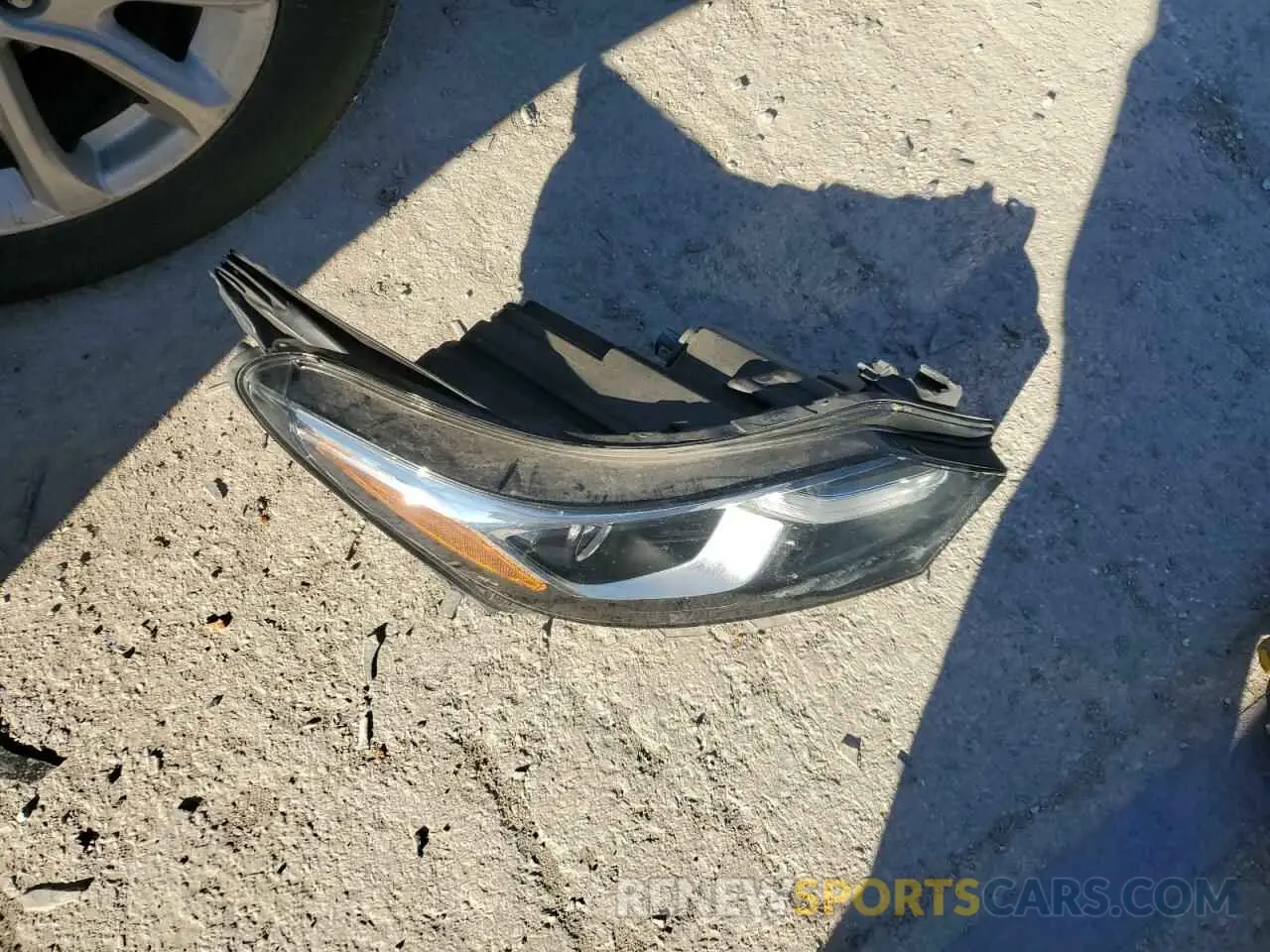 13 Photograph of a damaged car 3GNAXJEV4LS553202 CHEVROLET EQUINOX 2020