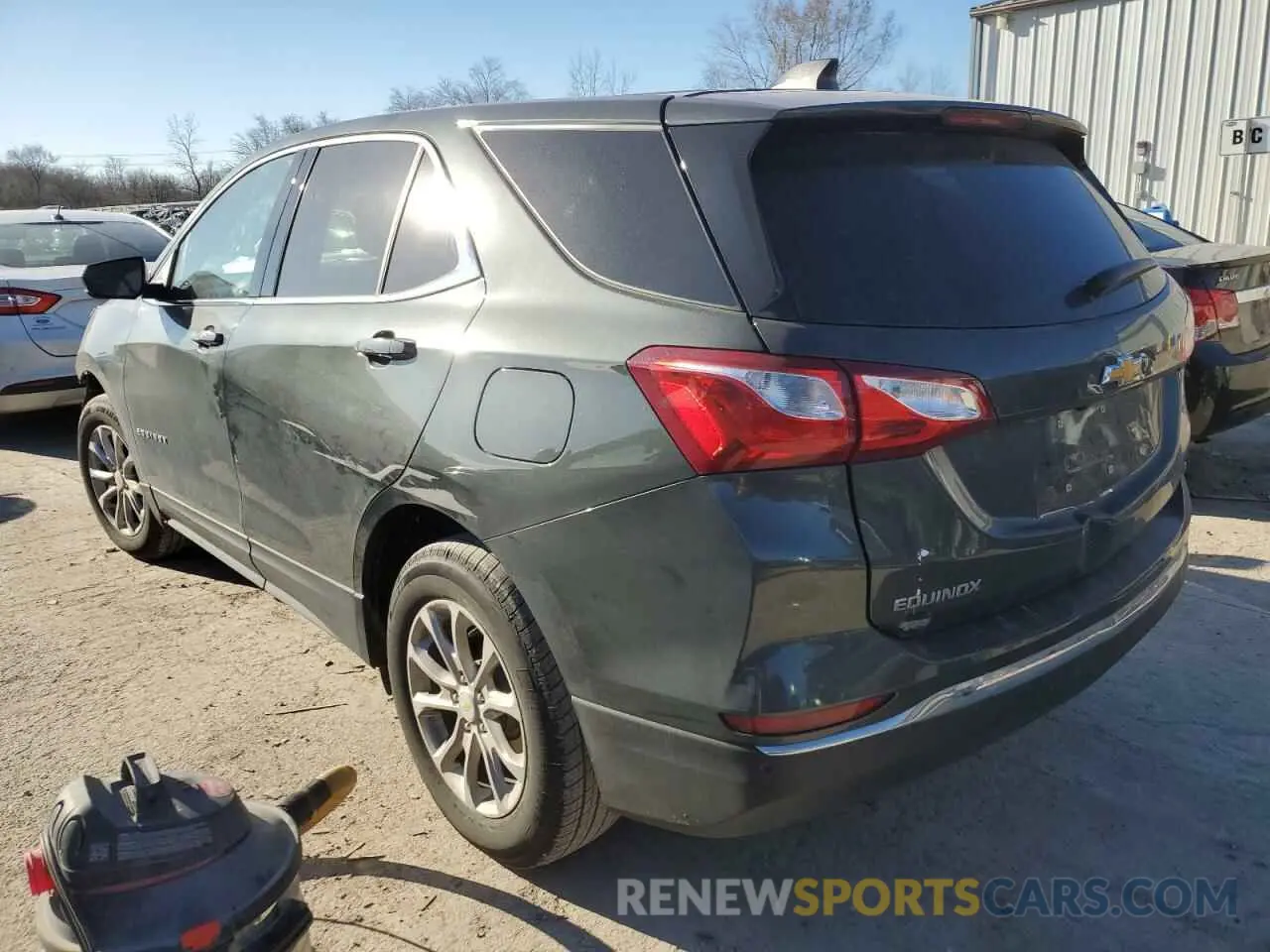 2 Photograph of a damaged car 3GNAXJEV4LS553202 CHEVROLET EQUINOX 2020