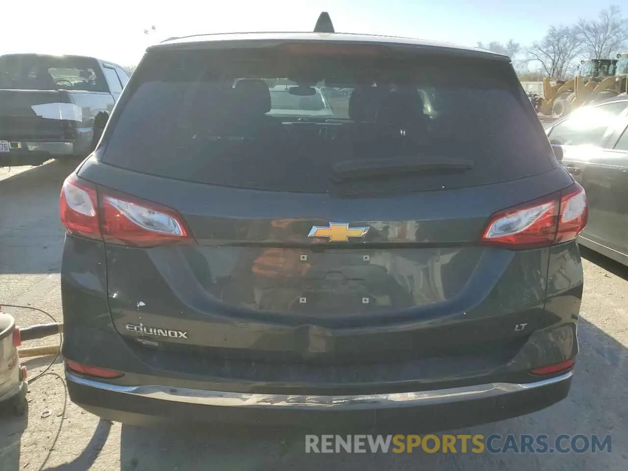 6 Photograph of a damaged car 3GNAXJEV4LS553202 CHEVROLET EQUINOX 2020