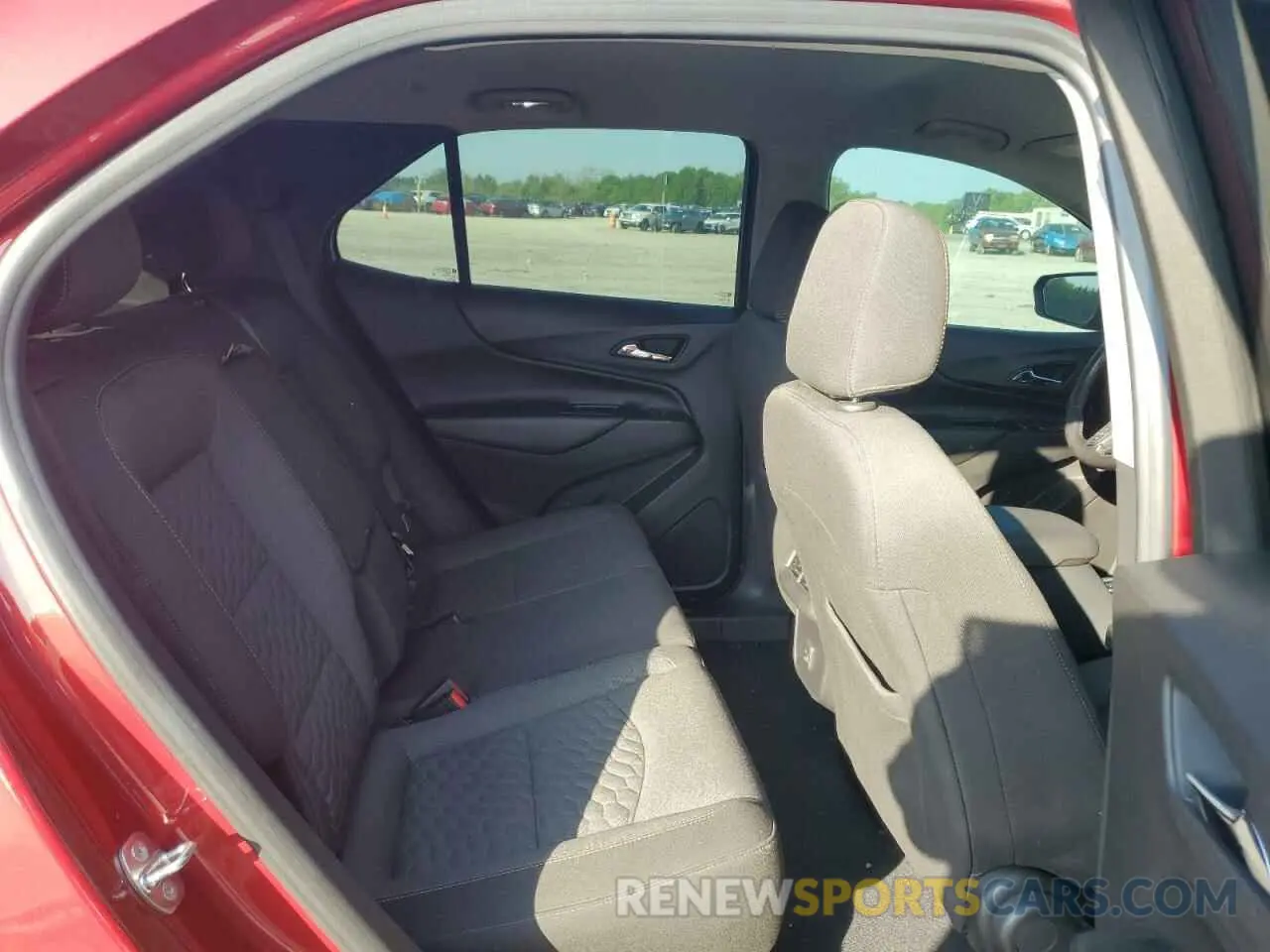 11 Photograph of a damaged car 3GNAXJEV4LS565866 CHEVROLET EQUINOX 2020