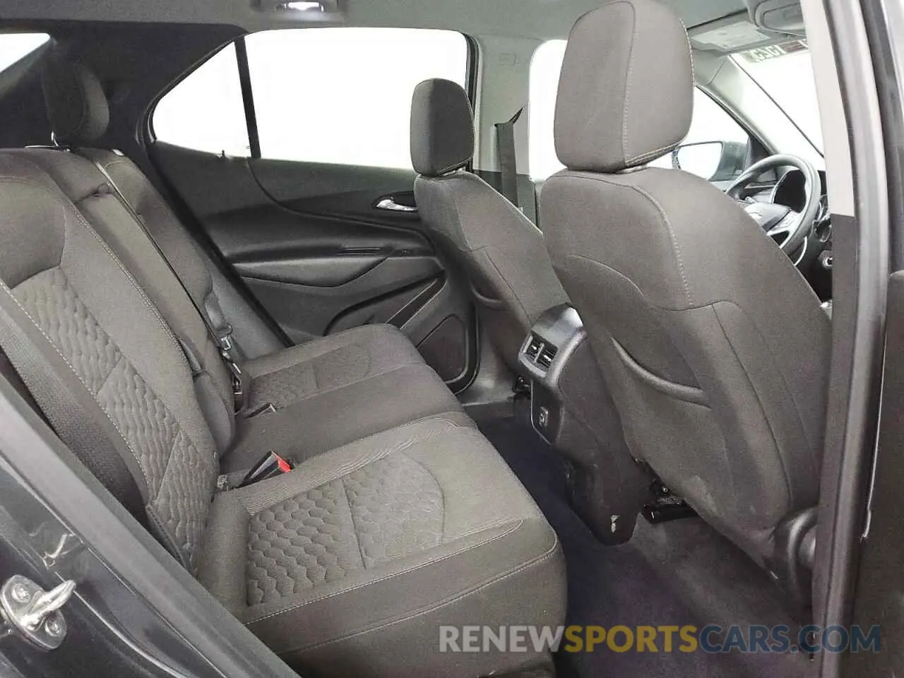 11 Photograph of a damaged car 3GNAXJEV5LS550423 CHEVROLET EQUINOX 2020
