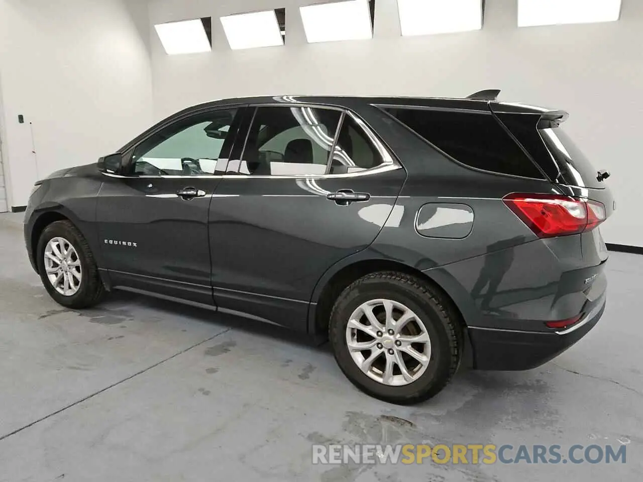 2 Photograph of a damaged car 3GNAXJEV5LS550423 CHEVROLET EQUINOX 2020