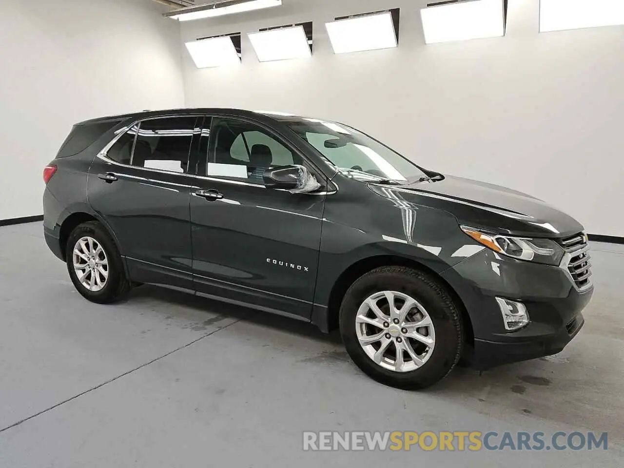 4 Photograph of a damaged car 3GNAXJEV5LS550423 CHEVROLET EQUINOX 2020