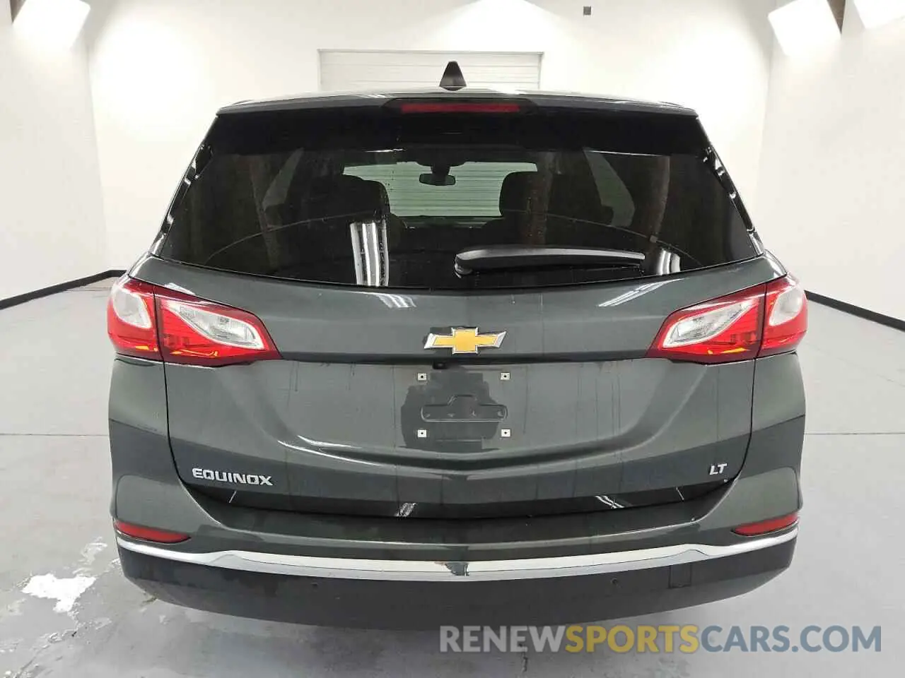 6 Photograph of a damaged car 3GNAXJEV5LS550423 CHEVROLET EQUINOX 2020