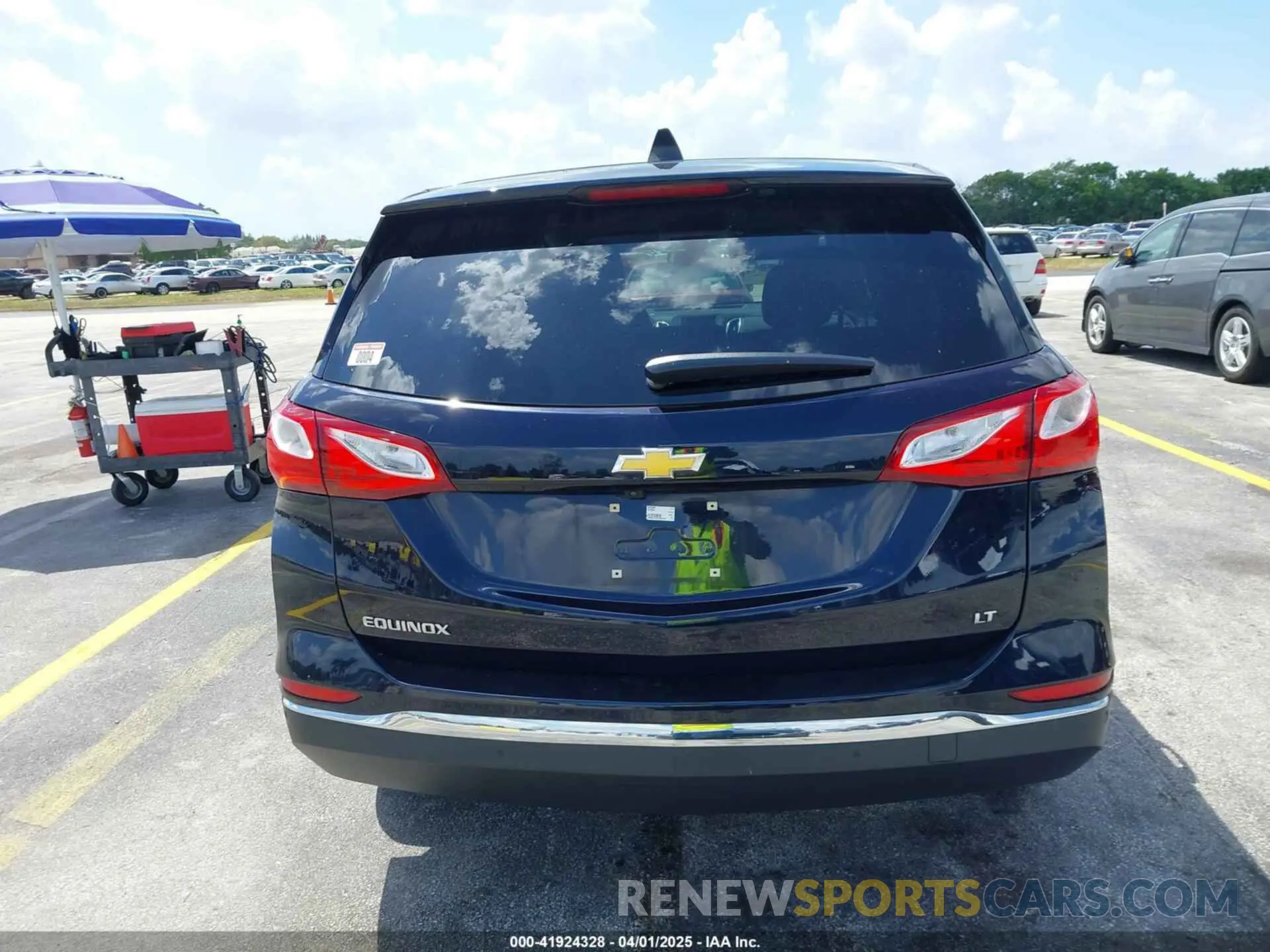 16 Photograph of a damaged car 3GNAXJEV5LS592266 CHEVROLET EQUINOX 2020