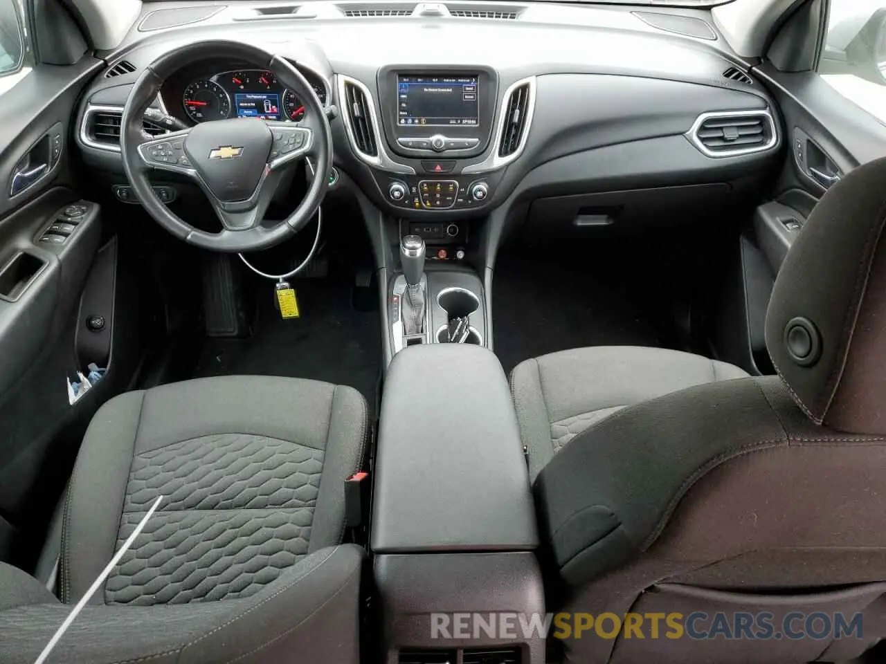 8 Photograph of a damaged car 3GNAXJEV5LS709196 CHEVROLET EQUINOX 2020