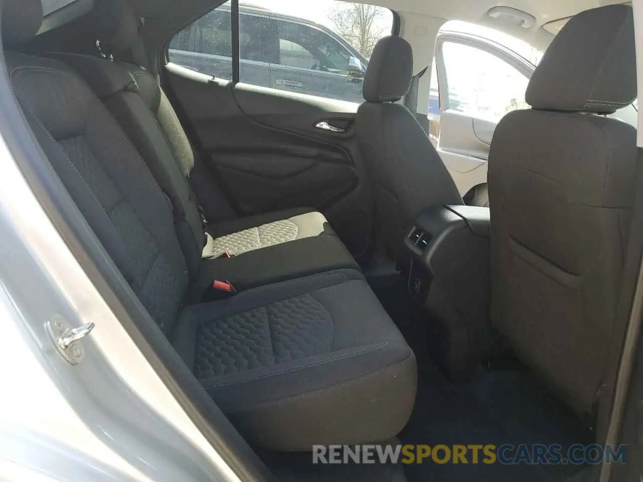 10 Photograph of a damaged car 3GNAXJEV6LS523781 CHEVROLET EQUINOX 2020