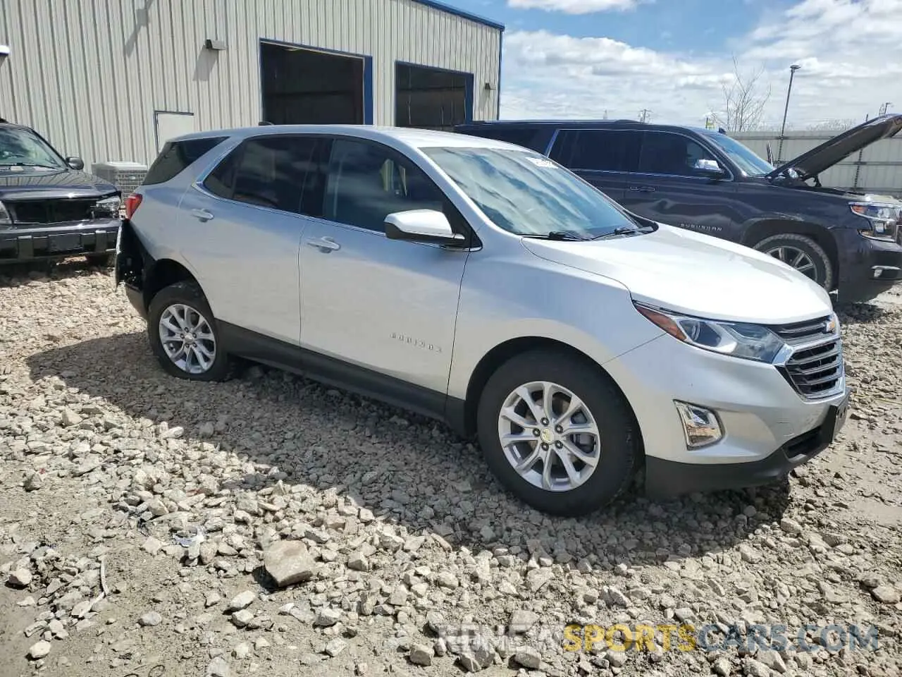 4 Photograph of a damaged car 3GNAXJEV6LS523781 CHEVROLET EQUINOX 2020
