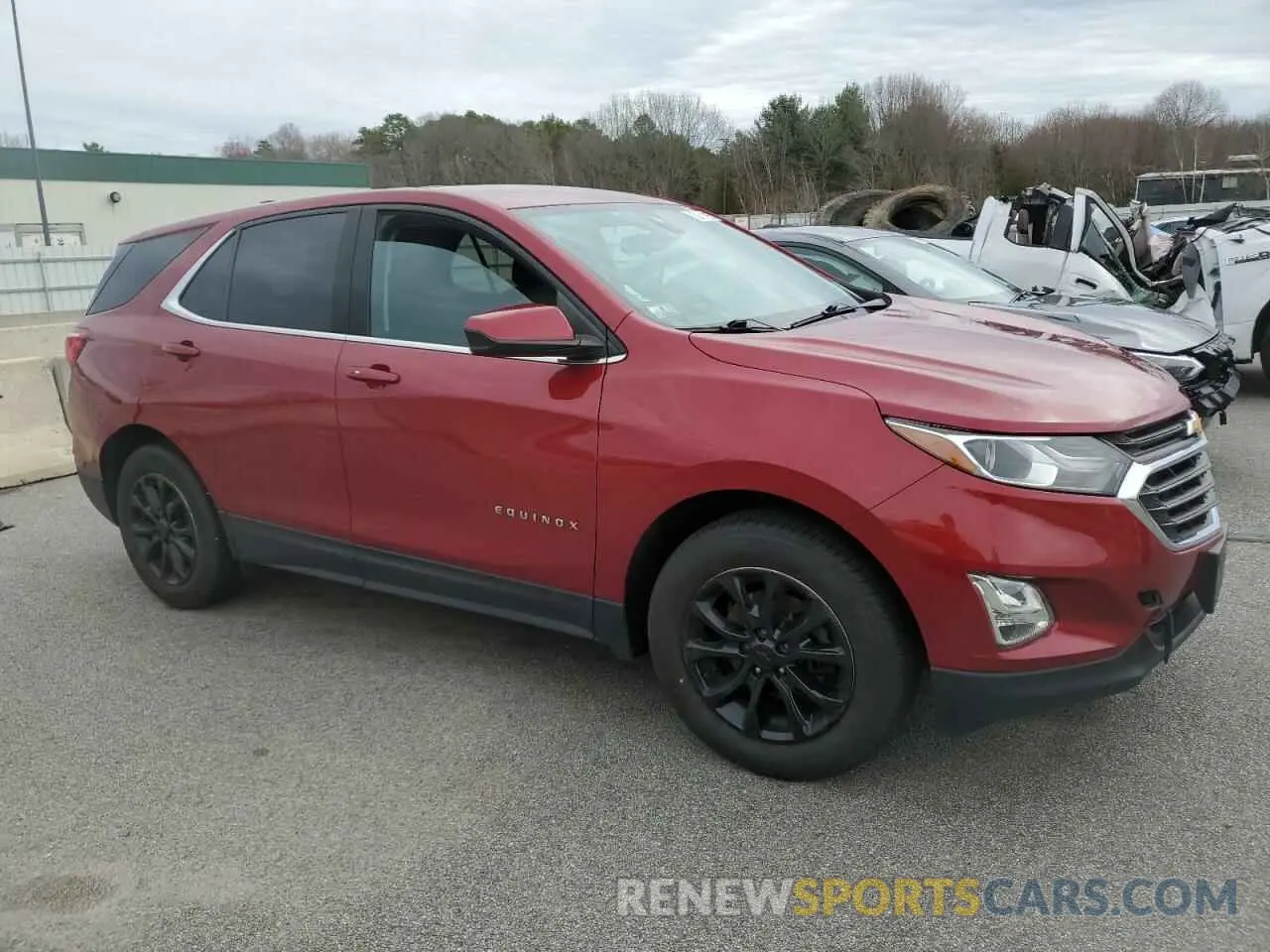4 Photograph of a damaged car 3GNAXJEV6LS532660 CHEVROLET EQUINOX 2020