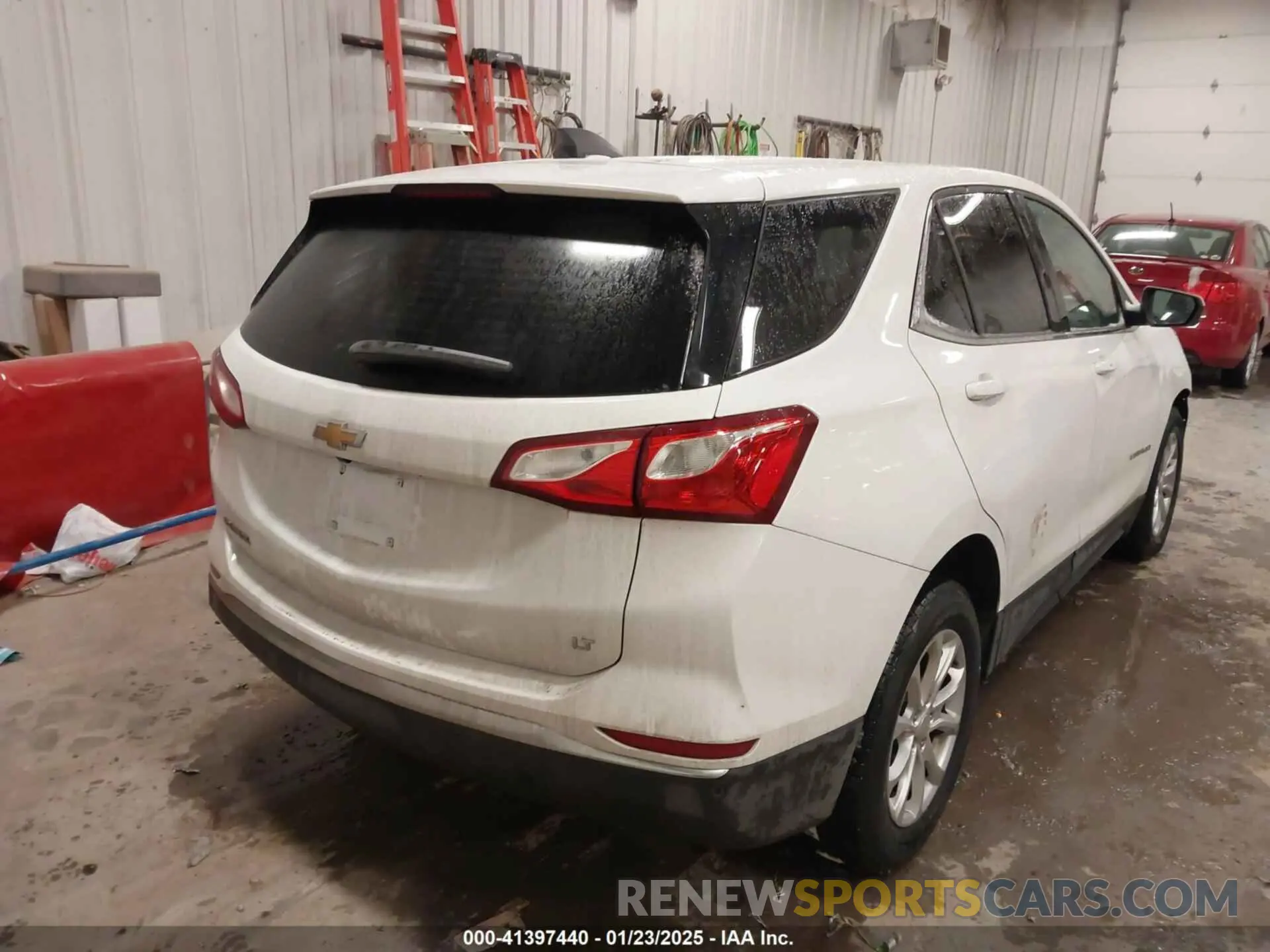 4 Photograph of a damaged car 3GNAXJEV6LS545635 CHEVROLET EQUINOX 2020